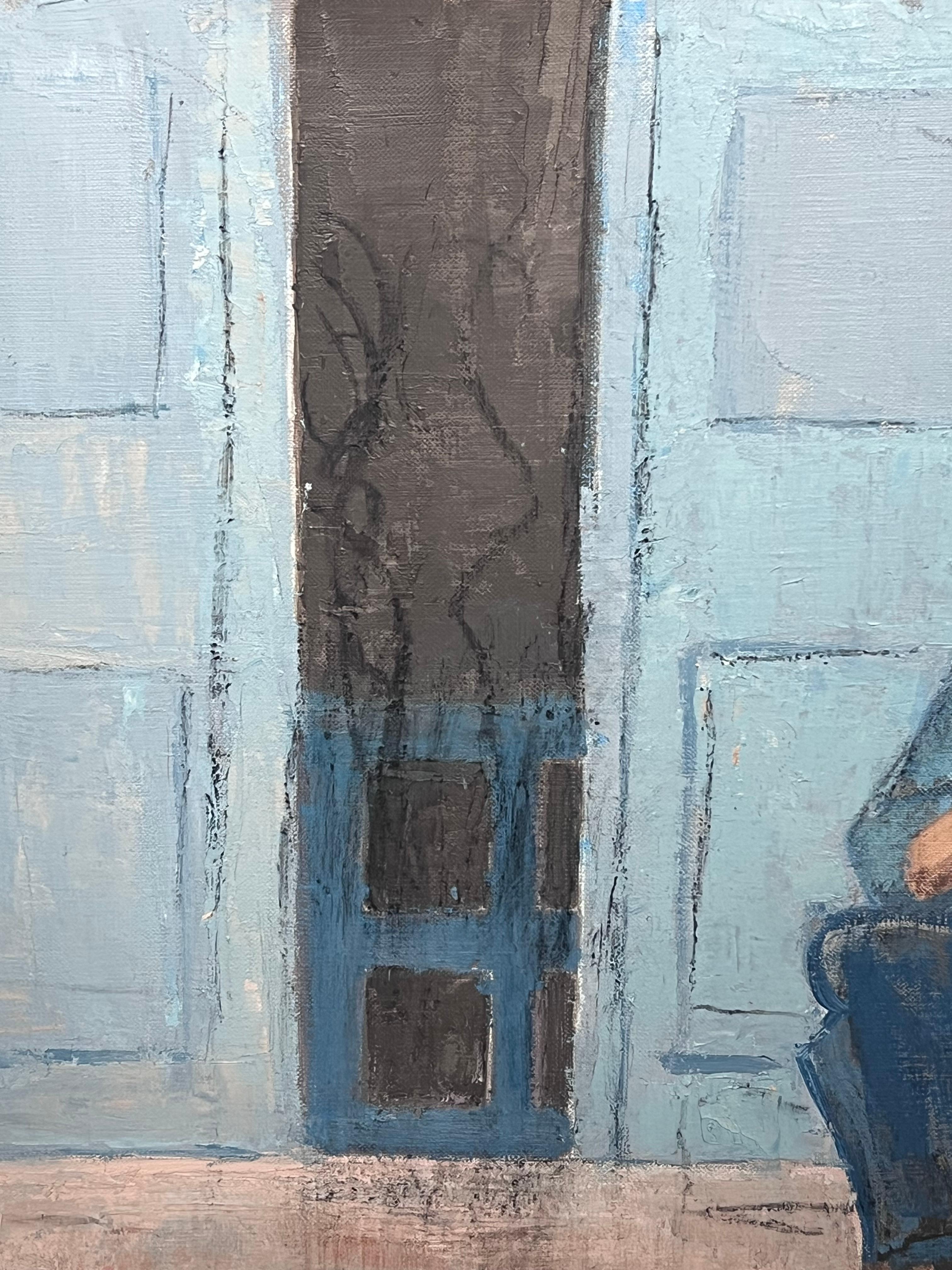 20. Jahrhundert Französisch Modernist Ölgemälde Lady Seating auf Old Street (Grau), Figurative Painting, von Laure Noetzin-Azam (French 1929-2024)