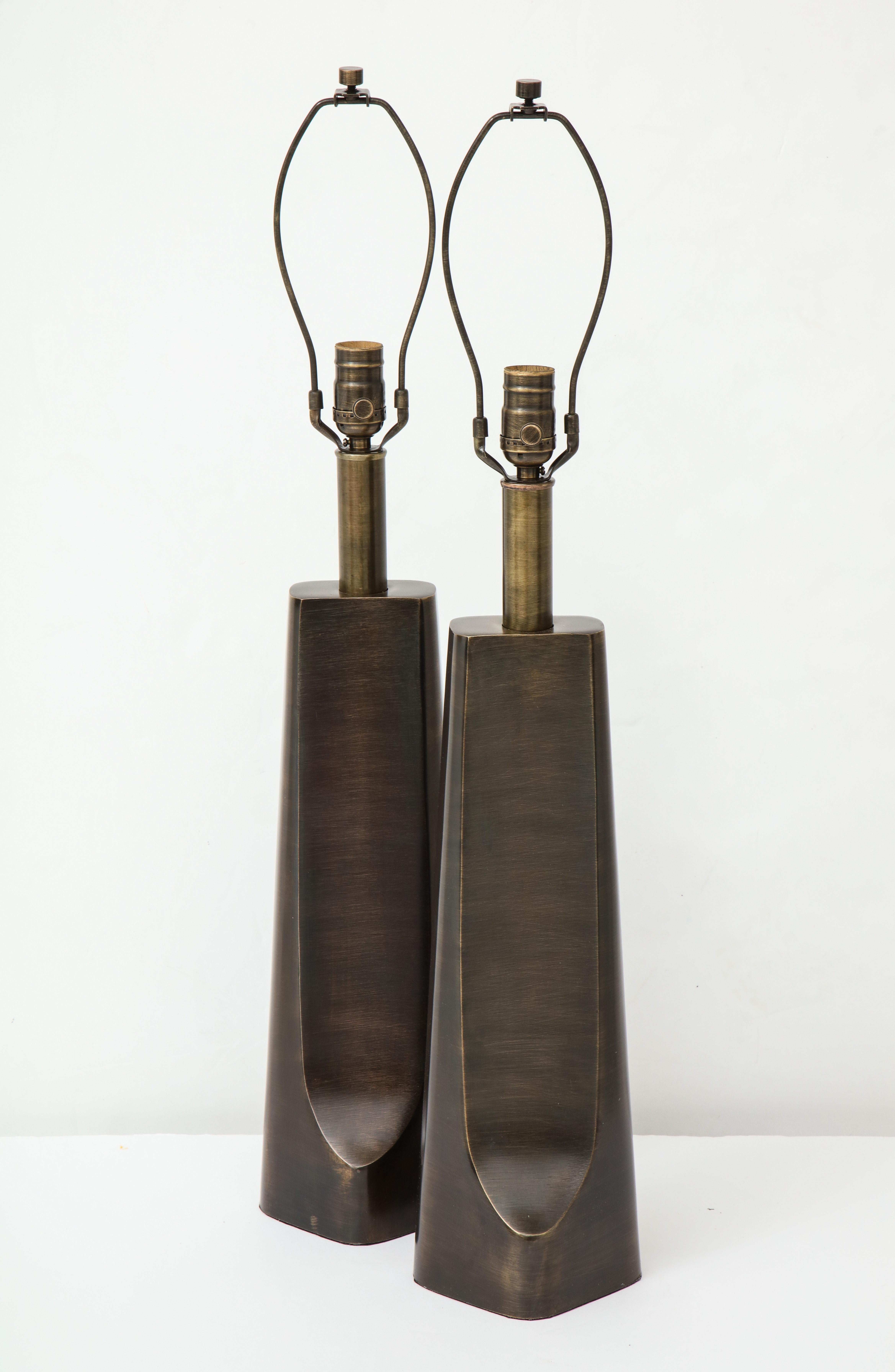 Laurel Aged Bronze Modern Lamps In Good Condition In New York, NY