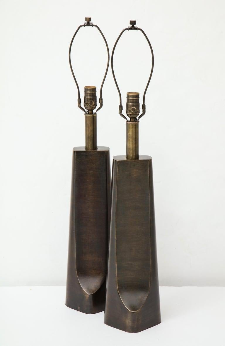 Bronze Lampes modernes Laurel en bronze vieilli en vente