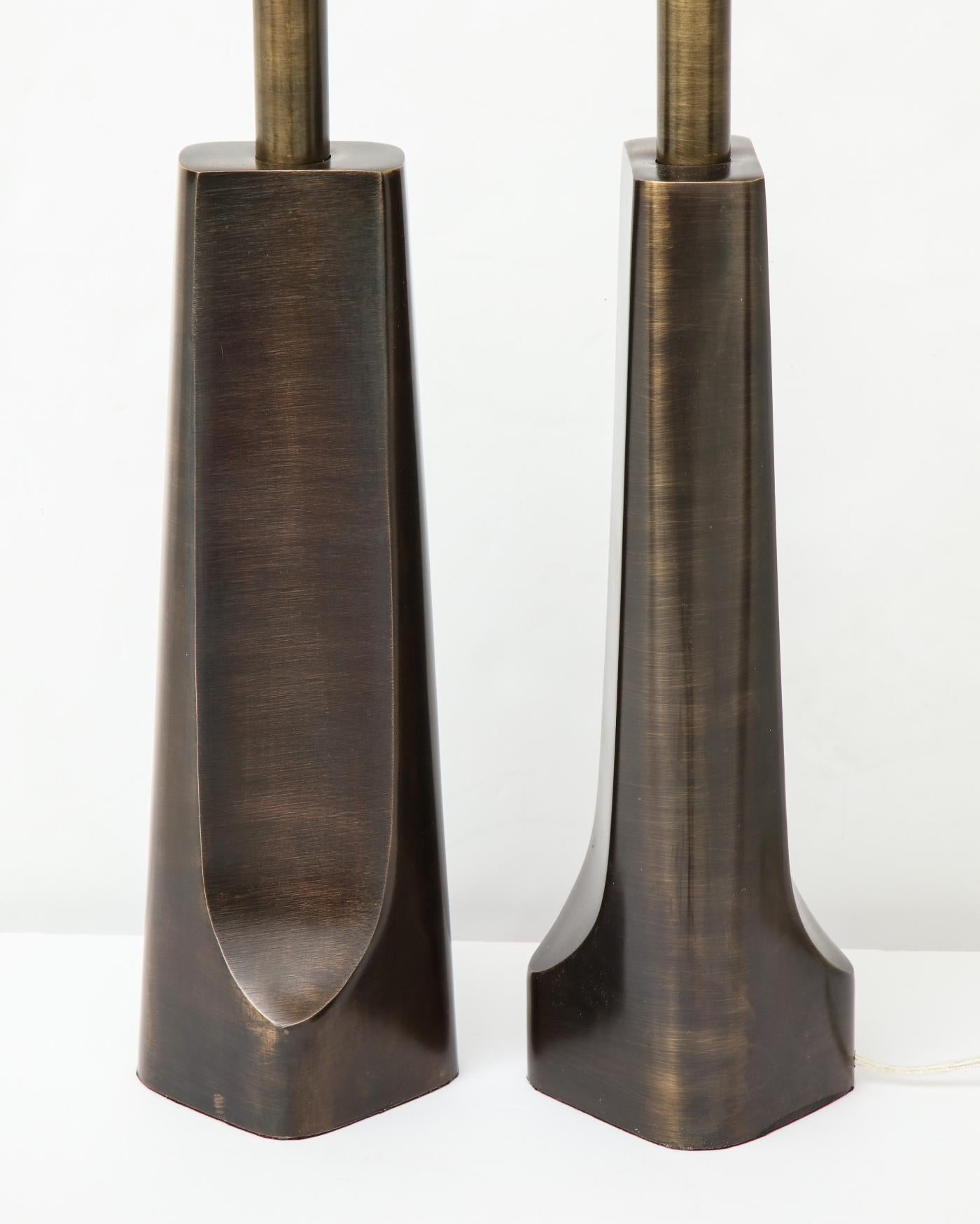 Bronze Lampes modernes Laurel en bronze vieilli en vente