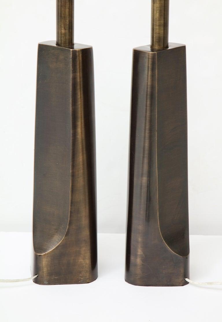 Lampes modernes Laurel en bronze vieilli en vente 1