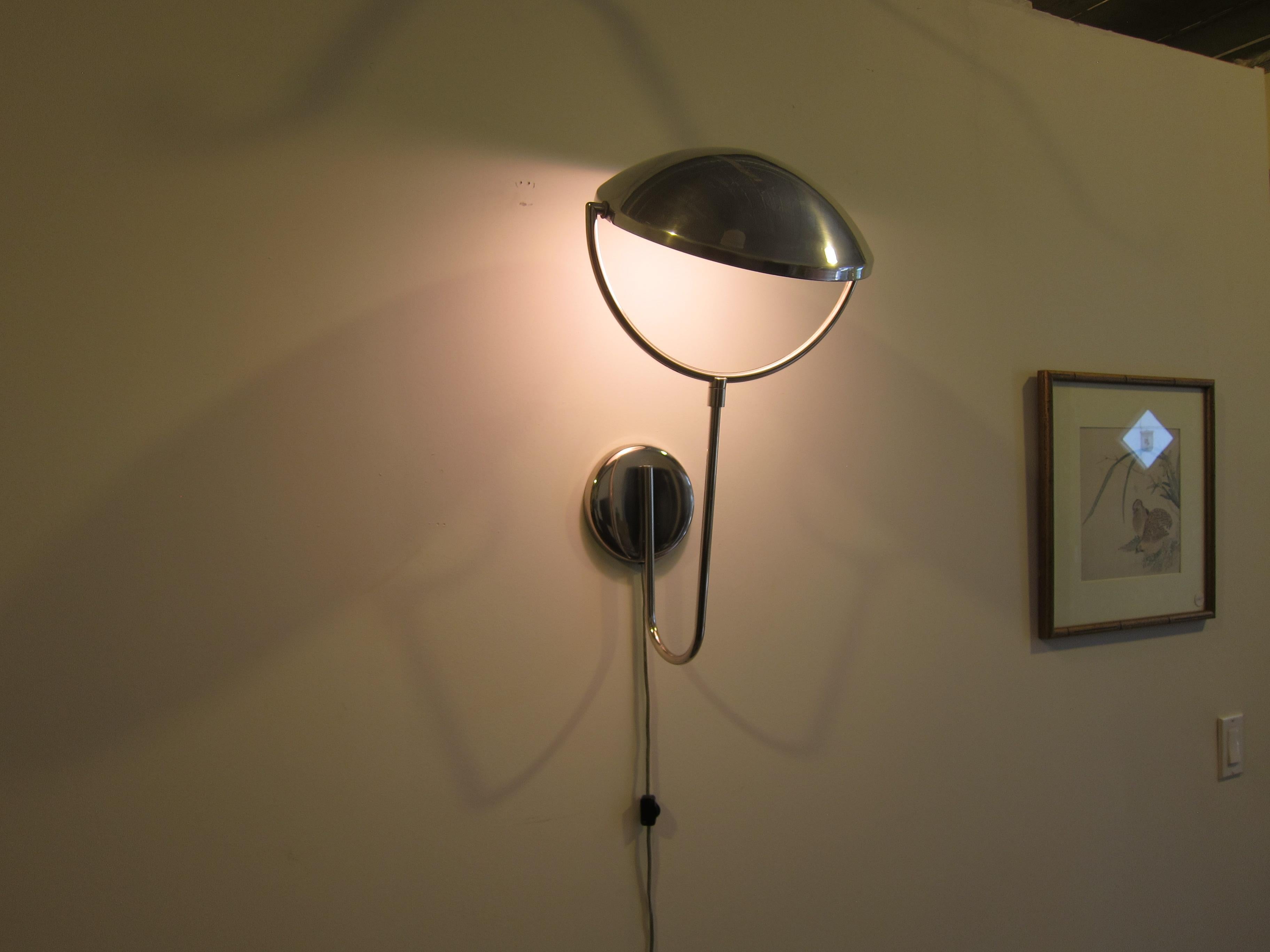 Laurel Articulating Wall-Mounted Lamp 3