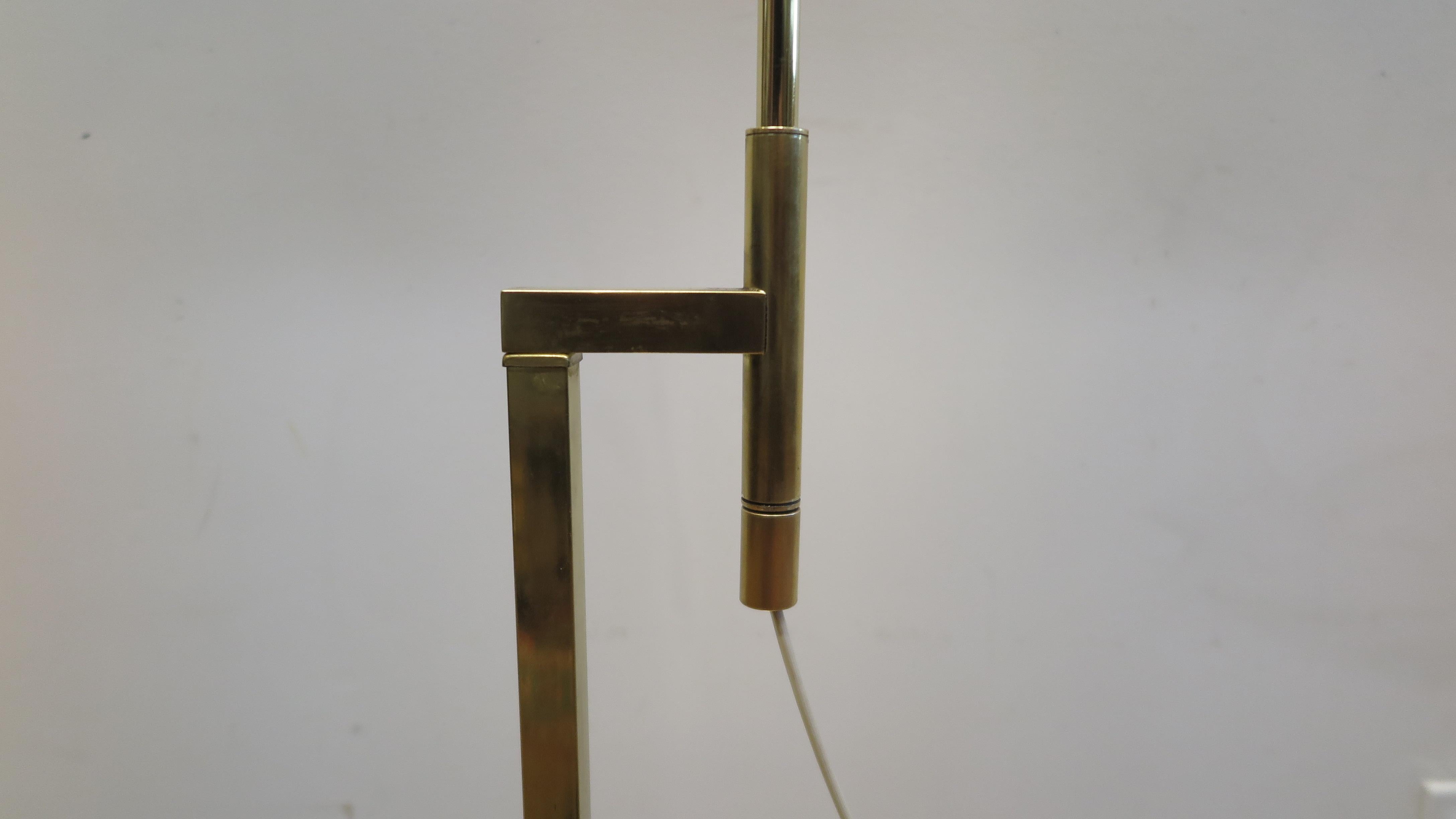 Laurel brass floor lamp adjustable height. Height can be from 43 to 65 inches. Note LED capable. Height is adjusted by sliding the pole up or down. This lamp is in good condition. Some oxidation to the base. 
1960-1970, American Laurel Lamp Company.