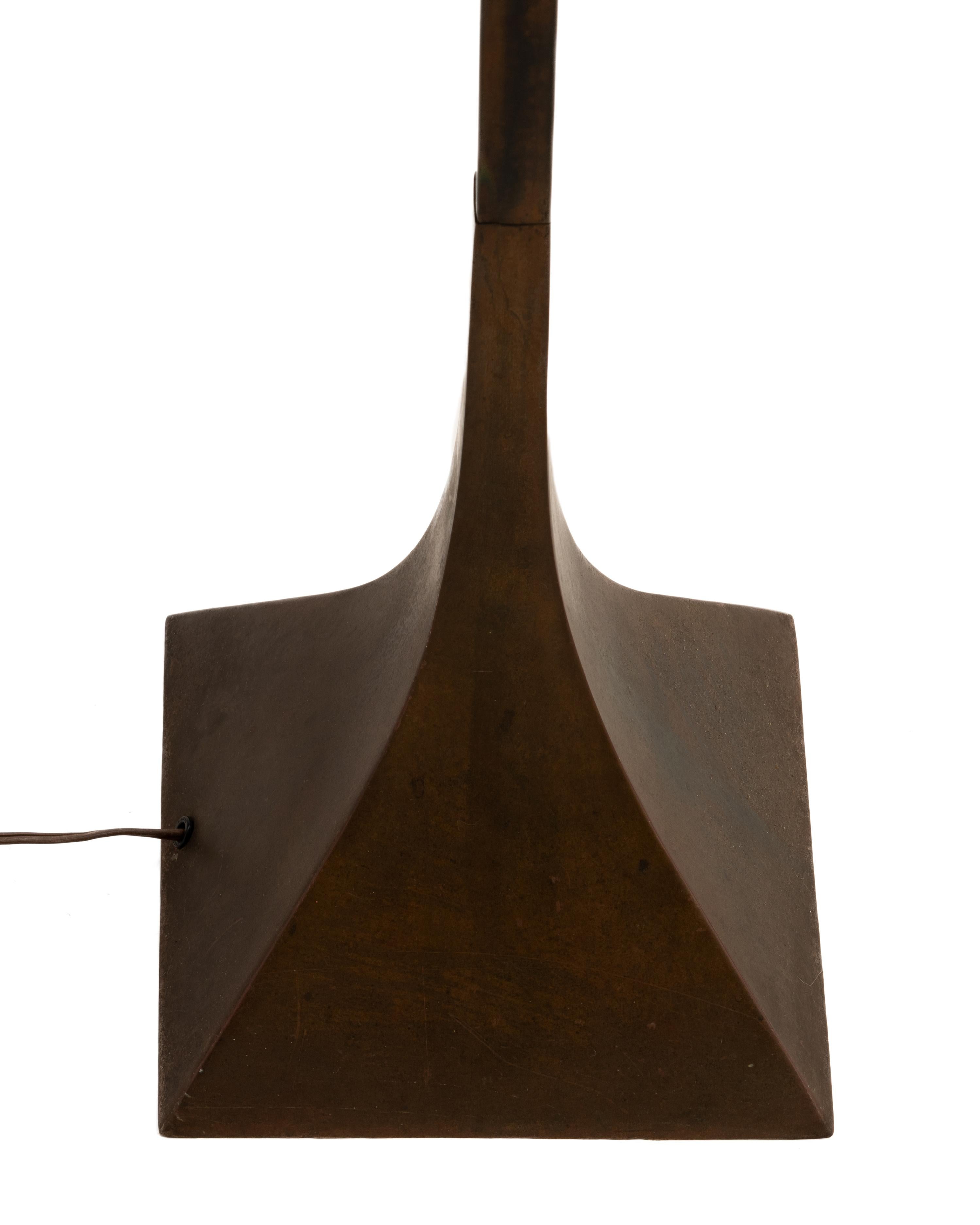 Metal Laurel Bronze Patina Floor Lamp Style of Stewart Ross James Hansen Lighting For Sale