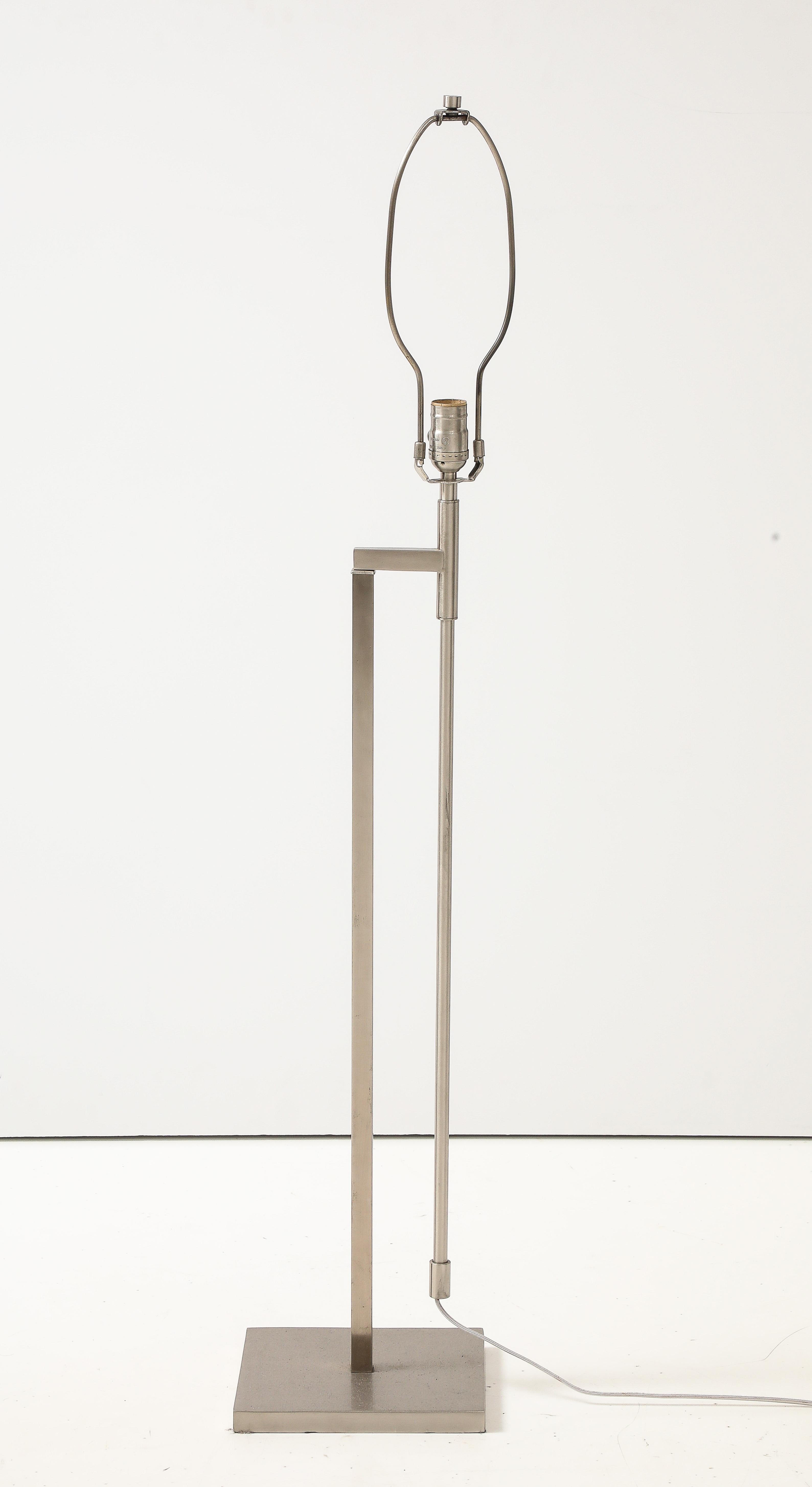 Américain Lampadaire Laurel brossé nickel en vente