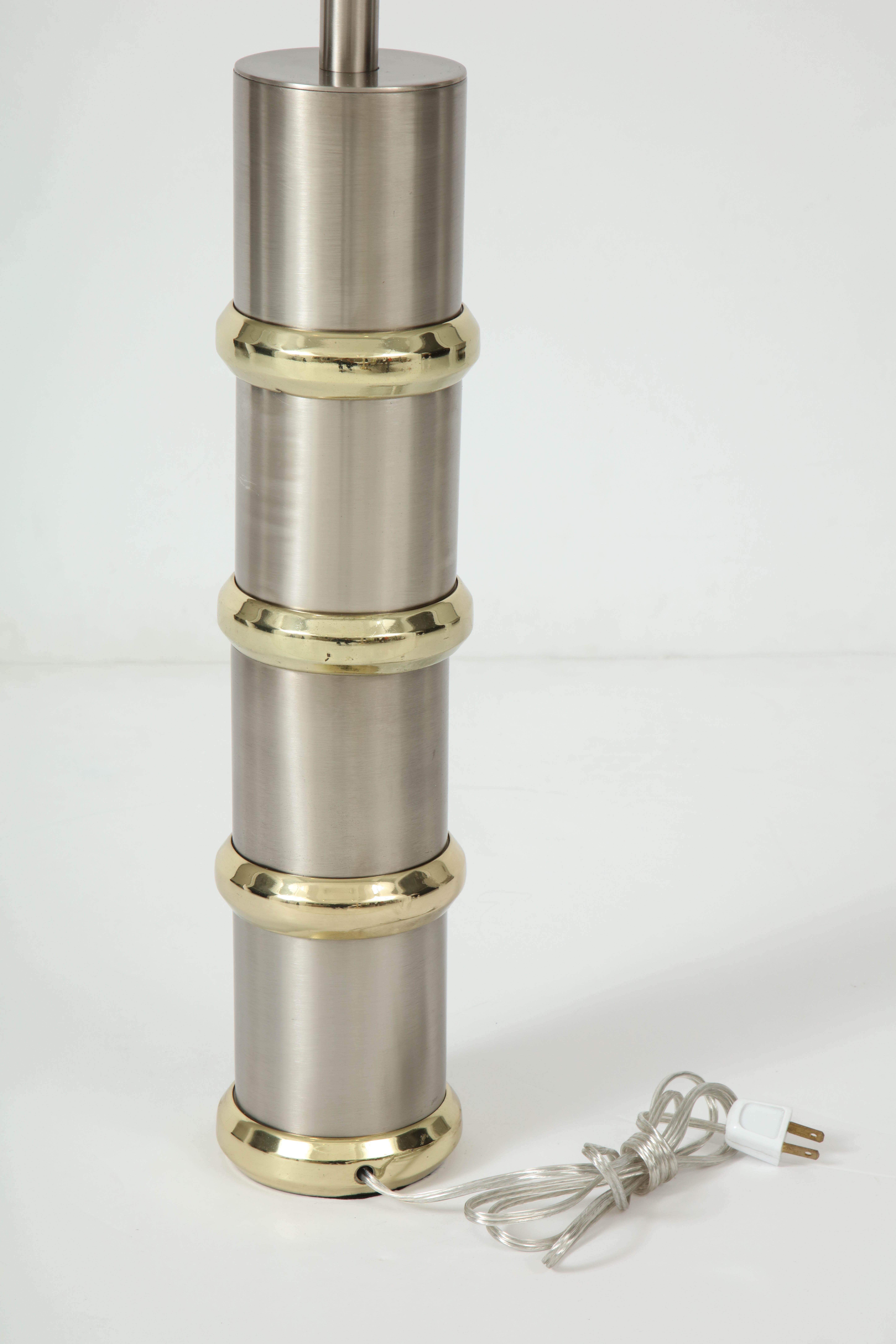 Lampes cylindriques Laurel en acier brossé et laiton Excellent état - En vente à New York, NY