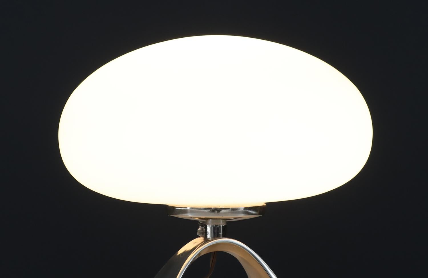 Lámpara Seta con Base Cromada y Pantalla de Cristal Esmerilado Laurel en venta 1