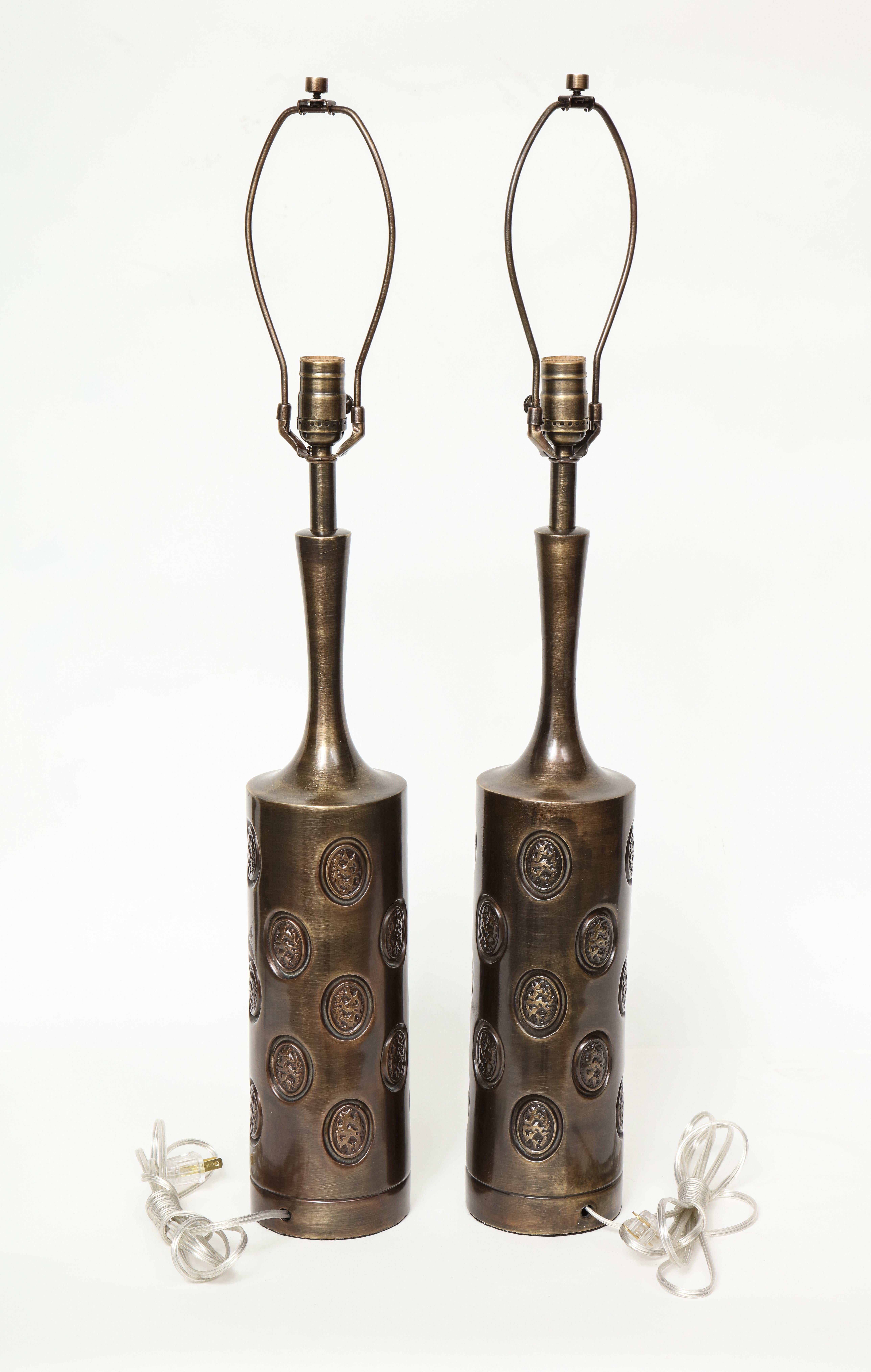 Mid-Century Modern Lampes modernistes bronze foncé Laurel en vente