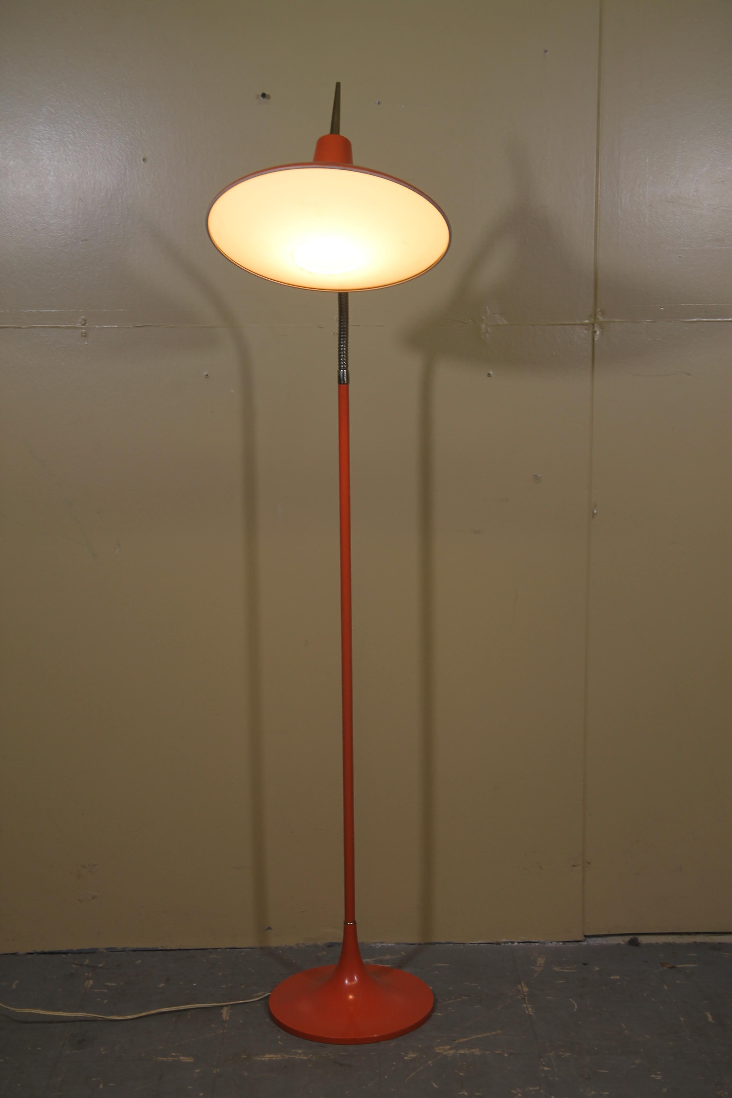 Mid-Century Modern Laurel Floor Lamp in the Manner of Gio Ponti