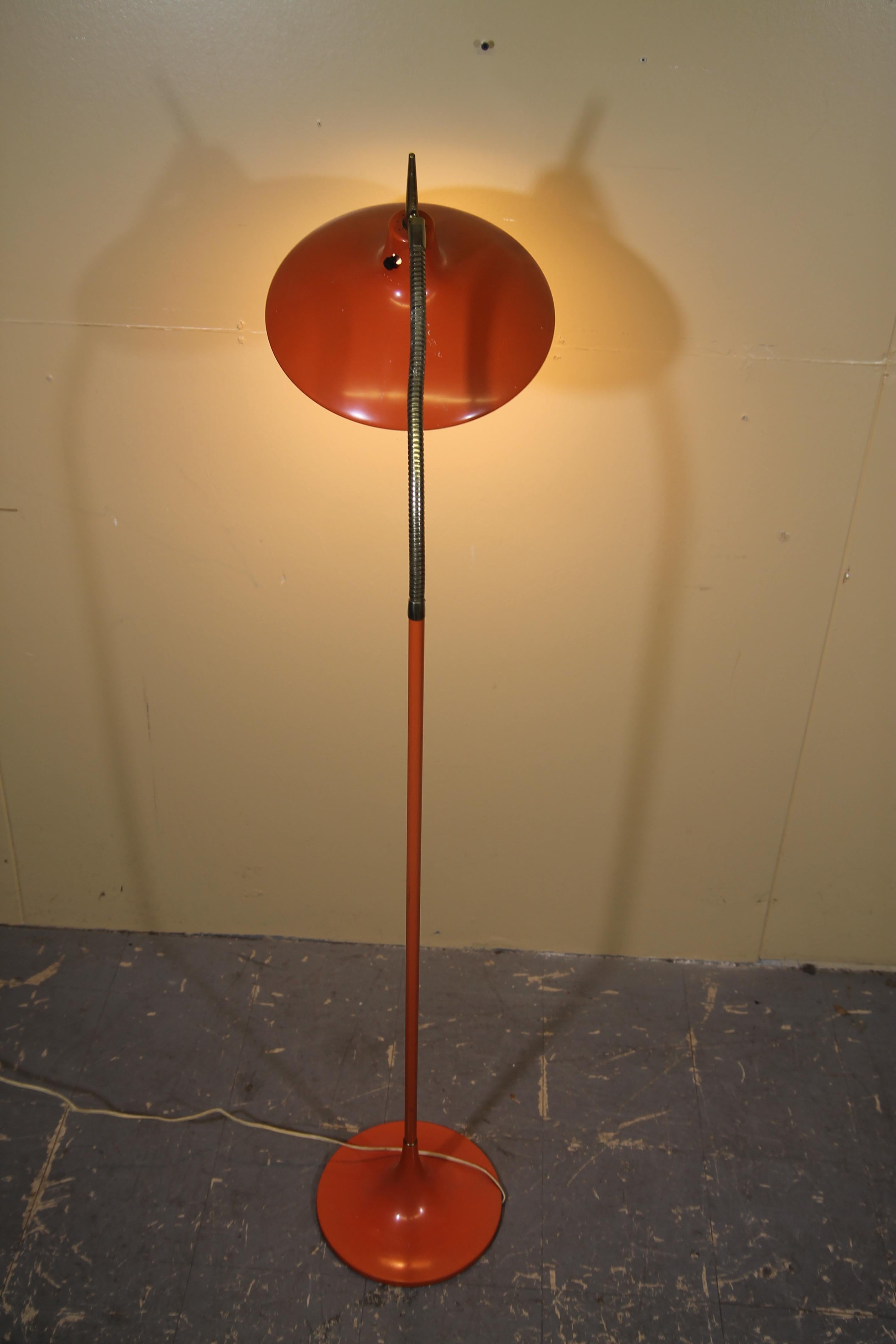 Laurel Floor Lamp in the Manner of Gio Ponti In Good Condition In Asbury Park, NJ
