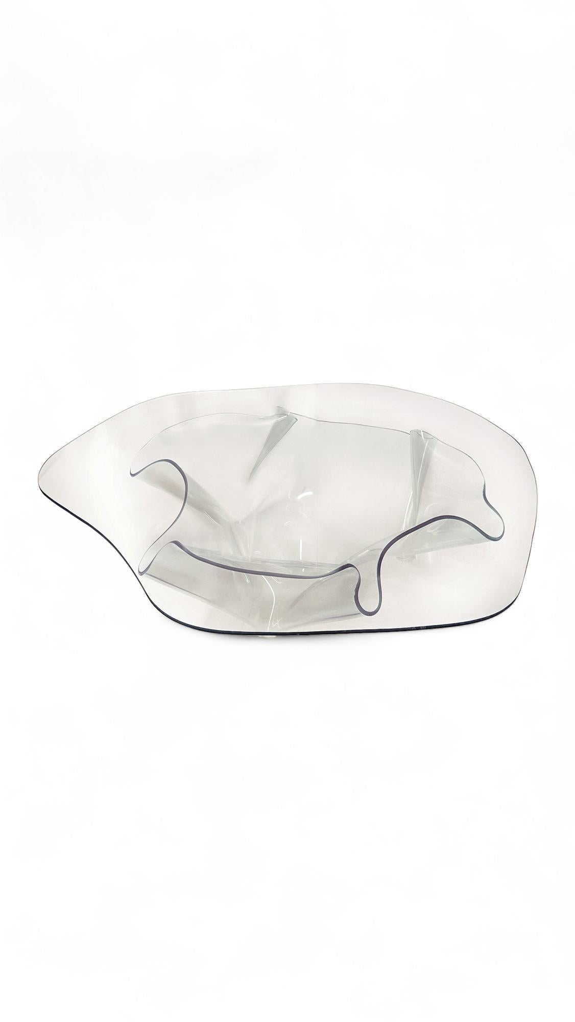 Laurel Fyfe Skulpturaler Couchtisch mit Taschentuch/Taschentuch aus Kunstglas im Zustand „Gut“ im Angebot in Middlesex, NJ