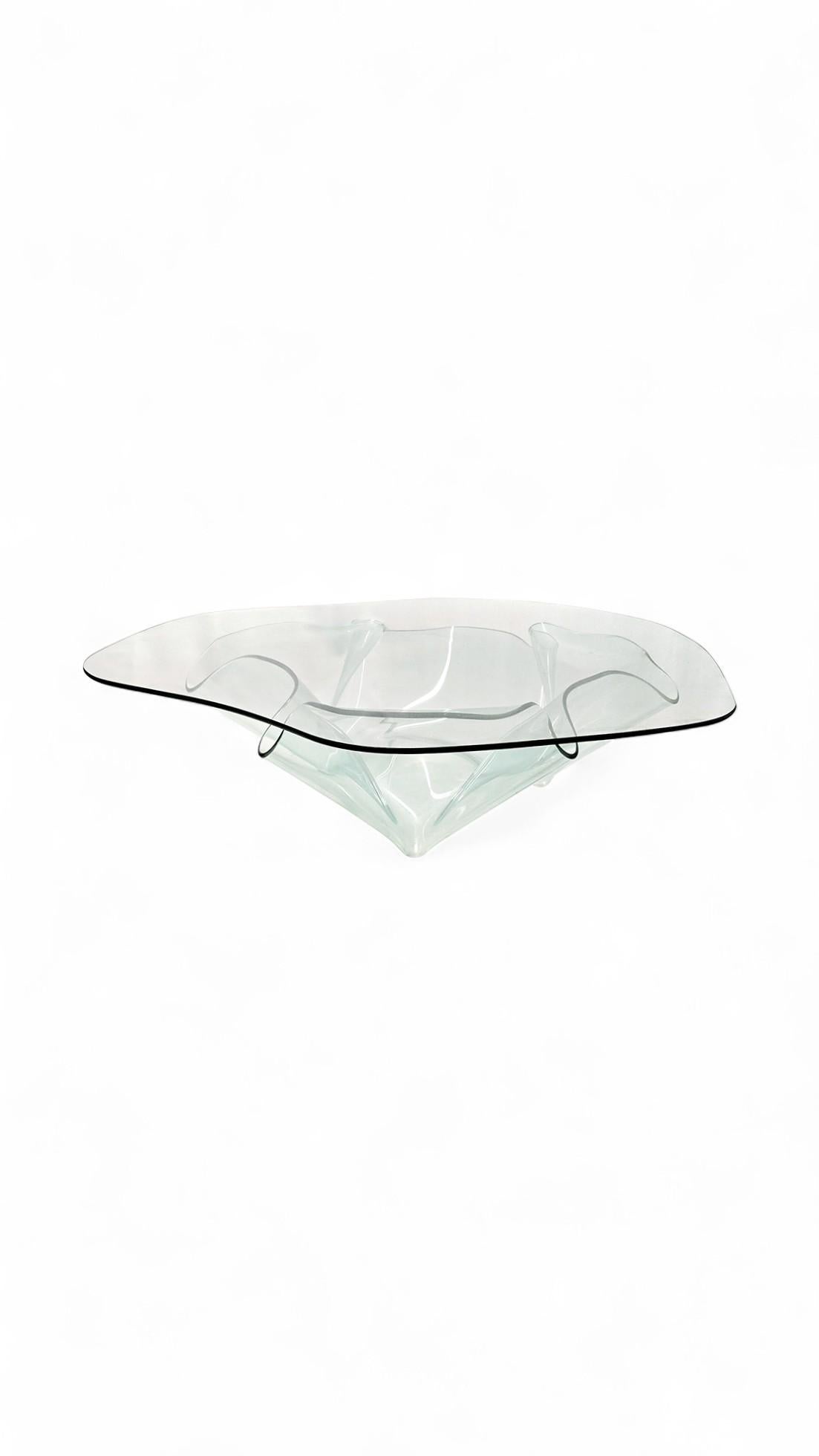 Laurel Fyfe Skulpturaler Couchtisch mit Taschentuch/Taschentuch aus Kunstglas im Angebot 1