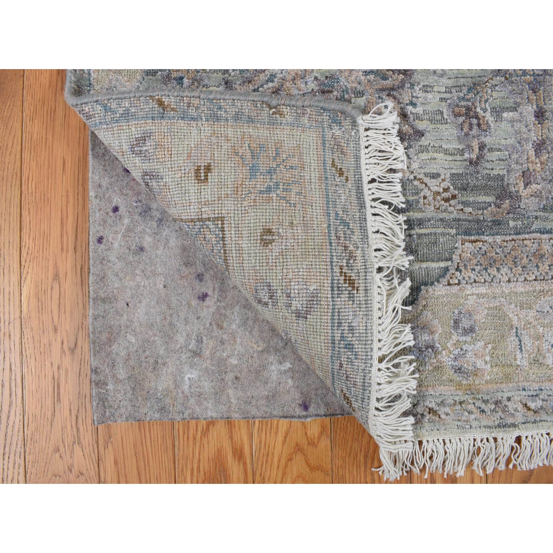 Handgeknüpfter Teppich in Lorbeergrün aus reiner Seide mit Mughal-Design 8'10