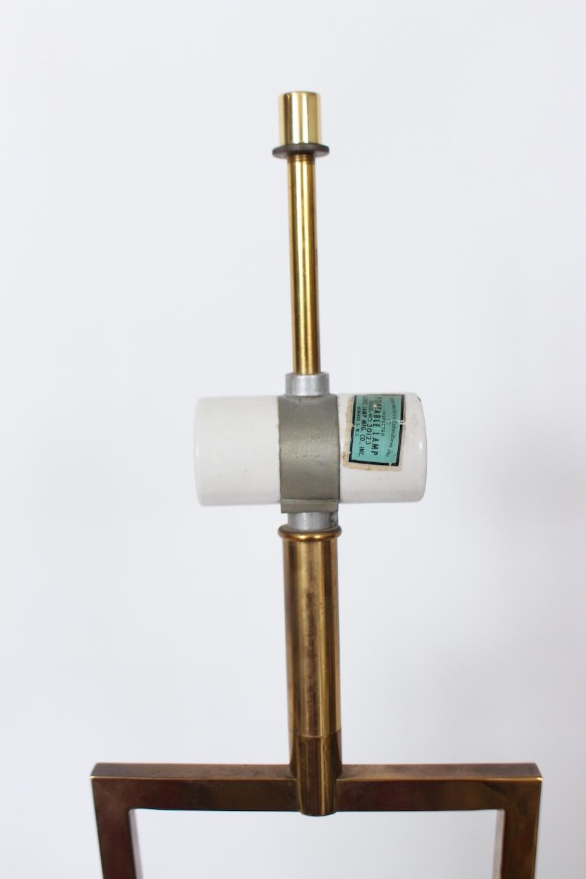 Laurel Lamp Co. Abstract Mast Form Walnut & Brass Table Lamp, C. 1960 For Sale 3