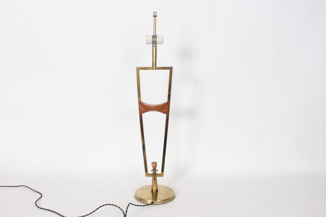 Plated Laurel Lamp Co. Abstract Mast Form Walnut & Brass Table Lamp, C. 1960 For Sale