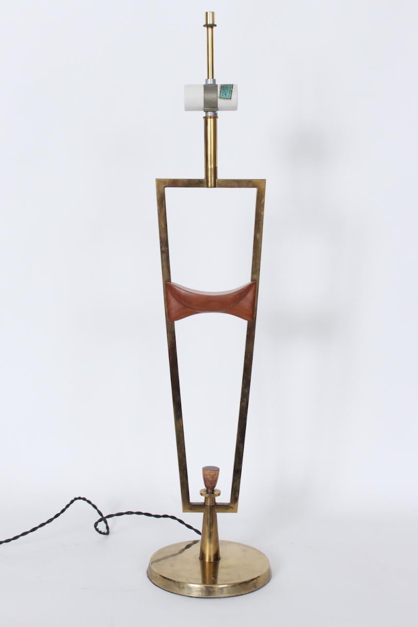 Mid-20th Century Laurel Lamp Co. Abstract Mast Form Walnut & Brass Table Lamp, C. 1960 For Sale