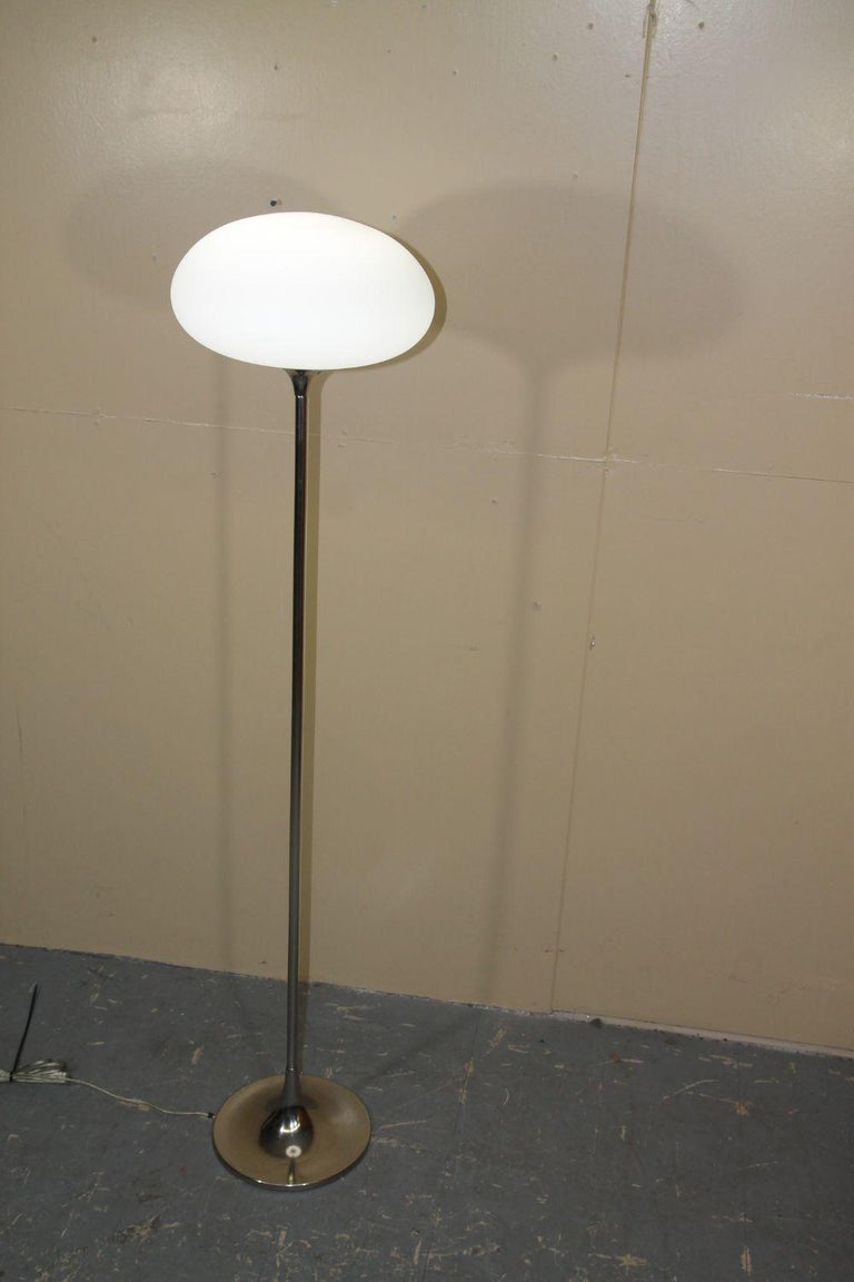 Mid-Century Modern Laurel Lamp Co Chrome Mushroom Floor Lamp For Sale