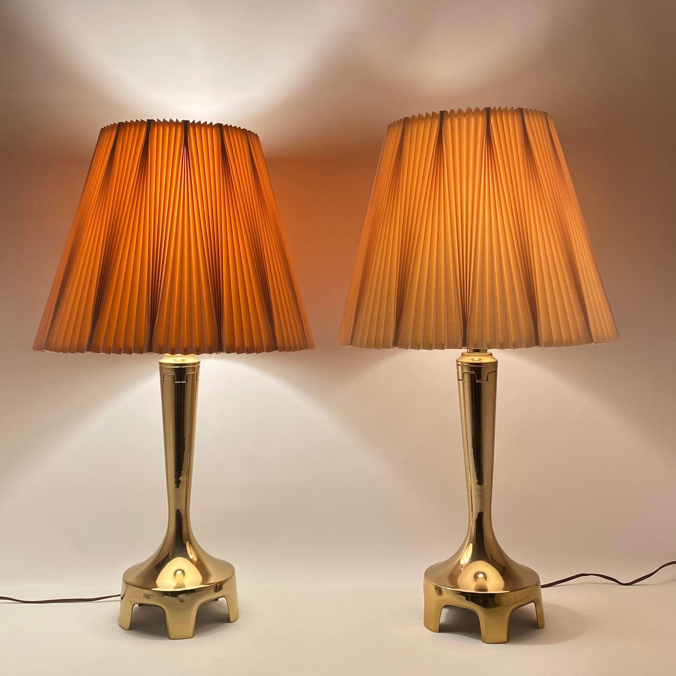 Laurel Lamp Co Footed Greek Key Brass Lamp Pair With Original Pleated Shades For Sale 1