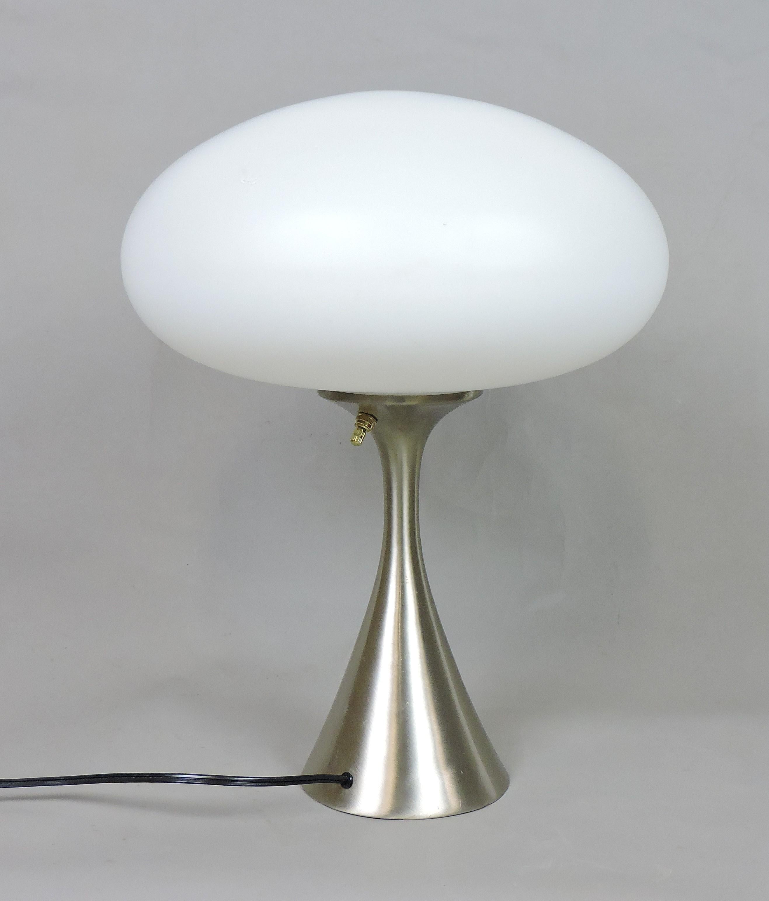 Laurel Lamp Co. Mid-Century Modern Mushroom Brushed Chrome Table Lamp In Good Condition In Chesterfield, NJ