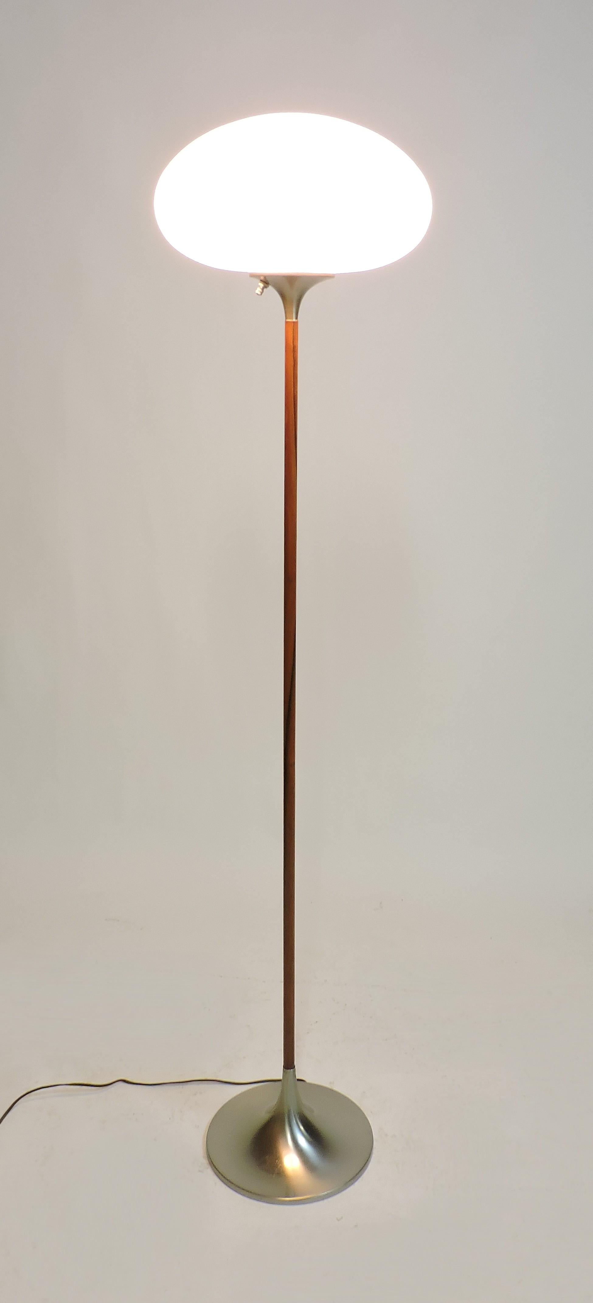 Laurel Lamp Co. Mid-Century Modern Mushroom Metal and Rosewood Floor Lamp In Good Condition In Chesterfield, NJ