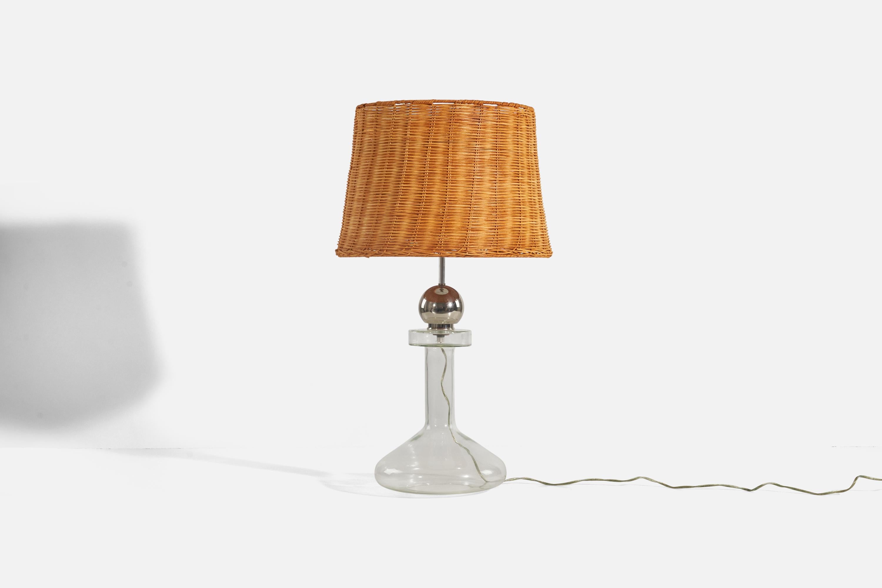 Laurel Lamp Co., Table Lamp, Chrome Metal, Glass, Rattan, United States, 1970s In Good Condition For Sale In High Point, NC