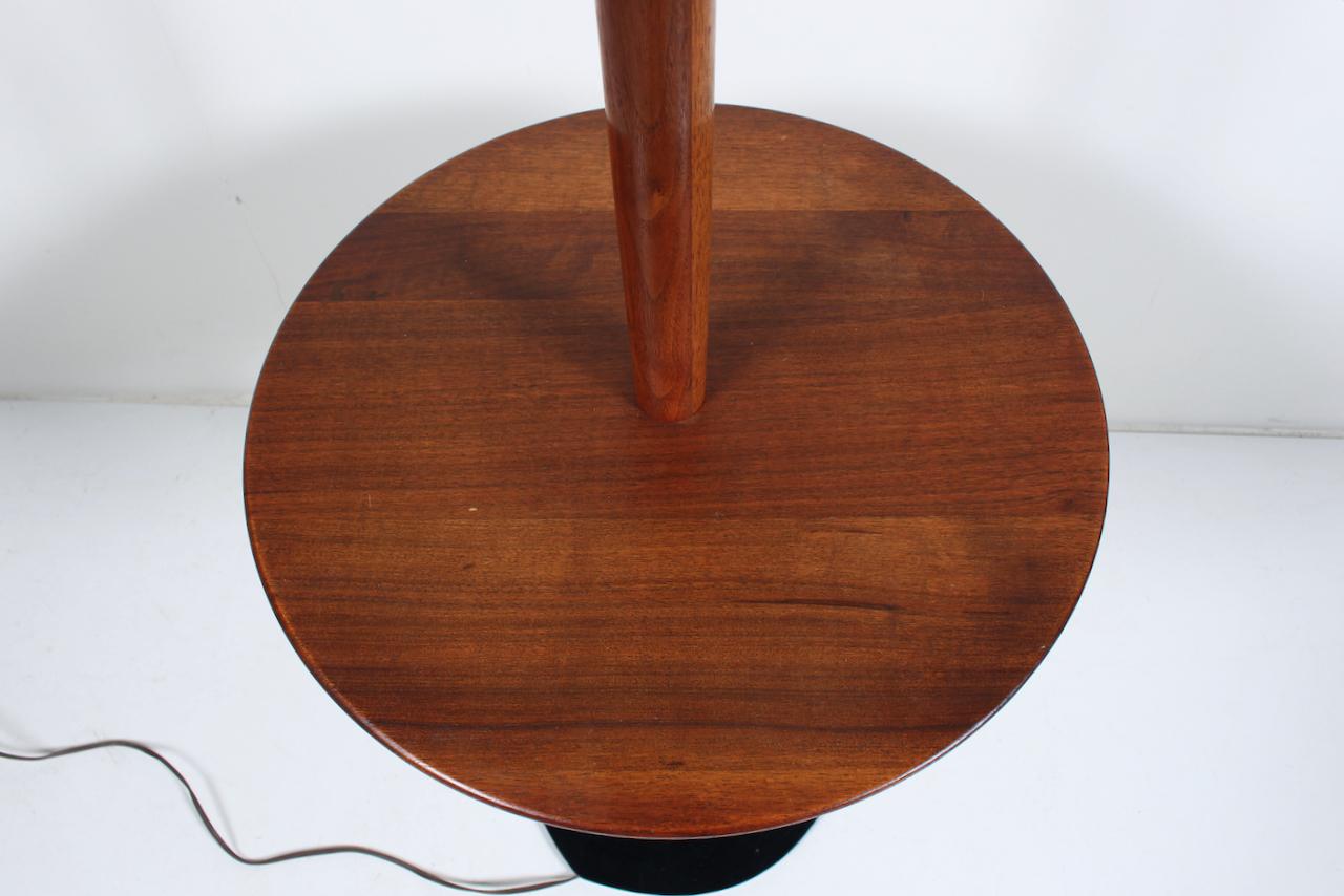 Laurel Lamp Co. Walnut & Black Enamel Side Table, Floor Lamp, circa 1970 For Sale 7