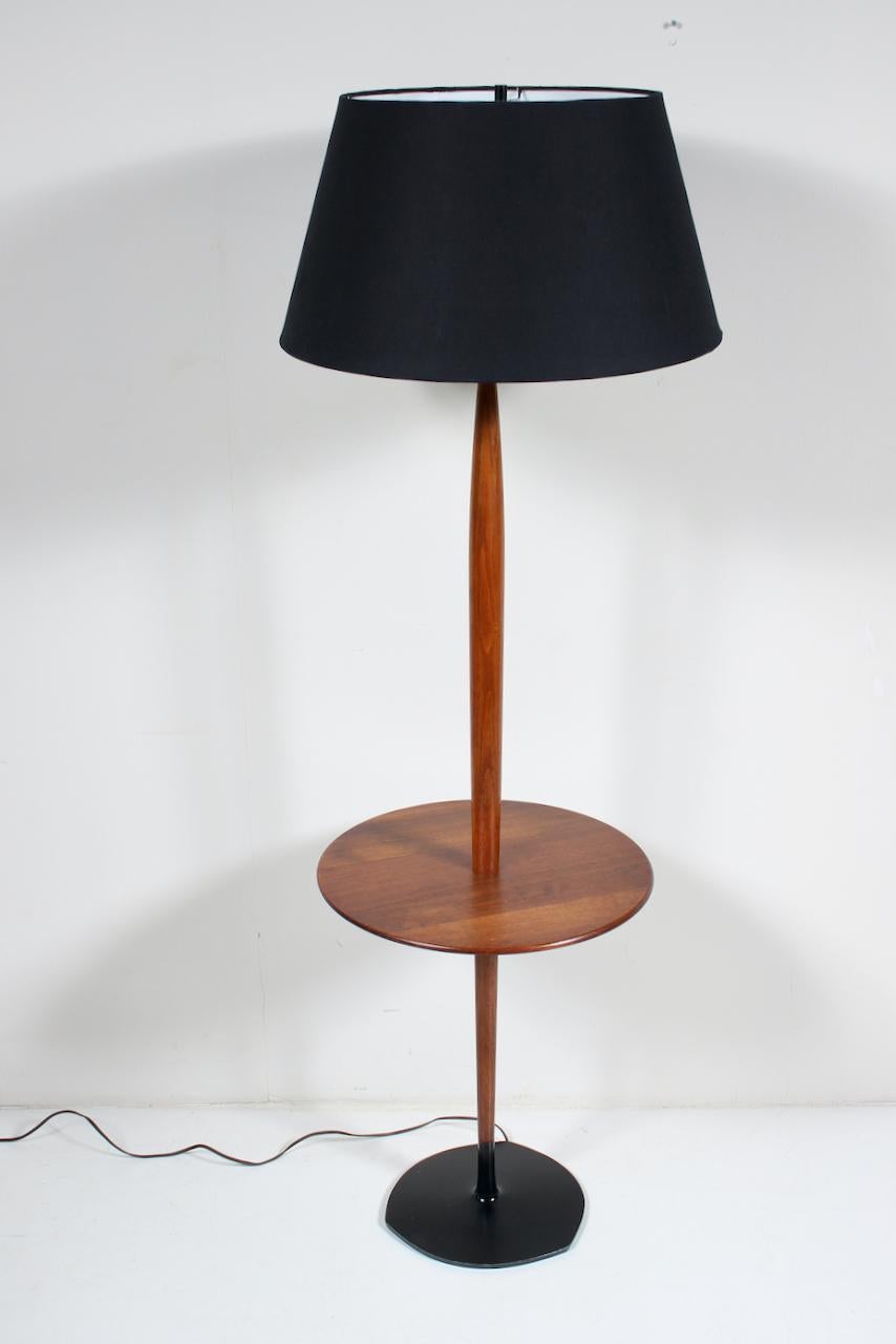 American Laurel Lamp Co. Walnut & Black Enamel Side Table, Floor Lamp, circa 1970 For Sale