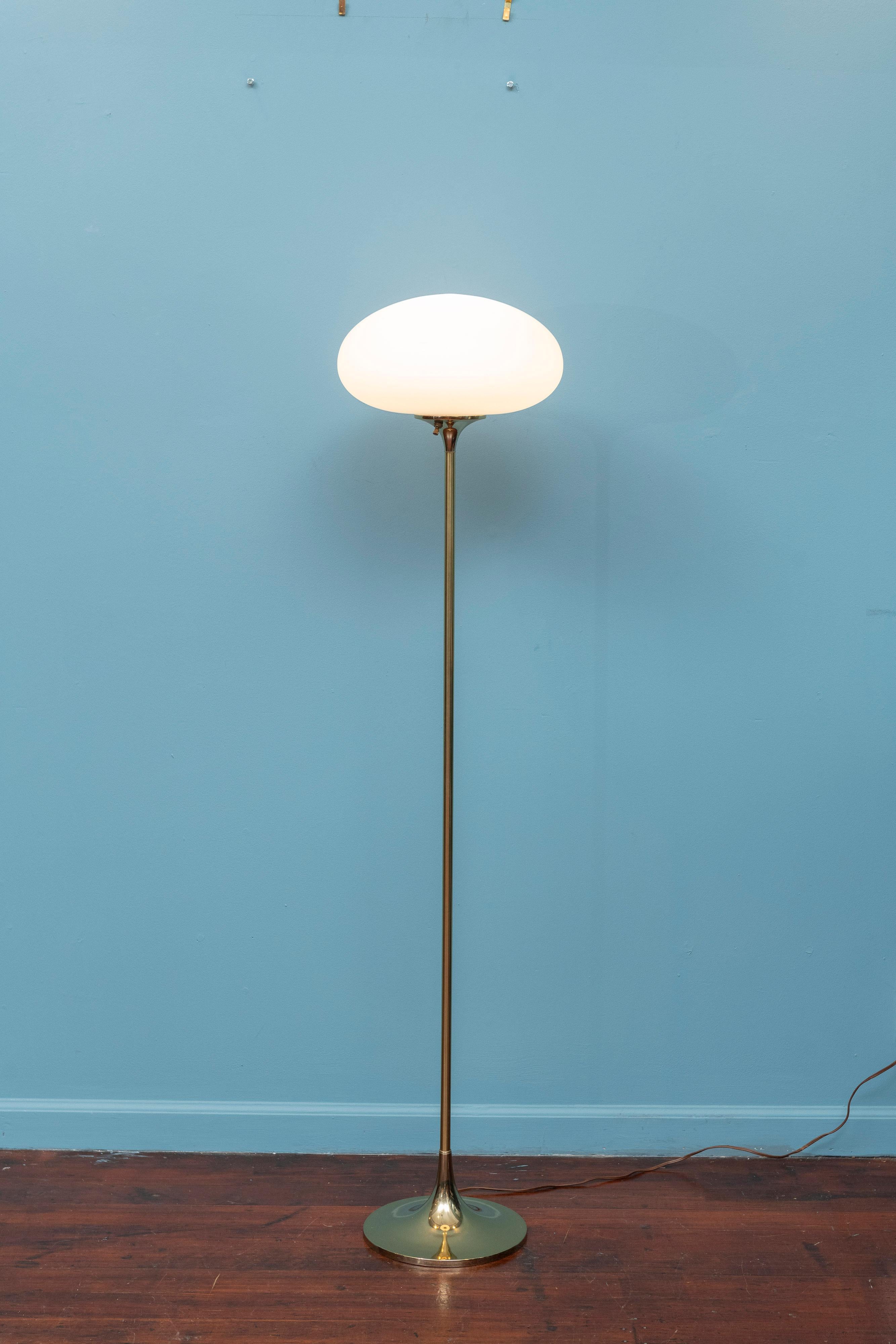 Mid-Century Modern Laurel Lamp Company Brass Floor Lamp