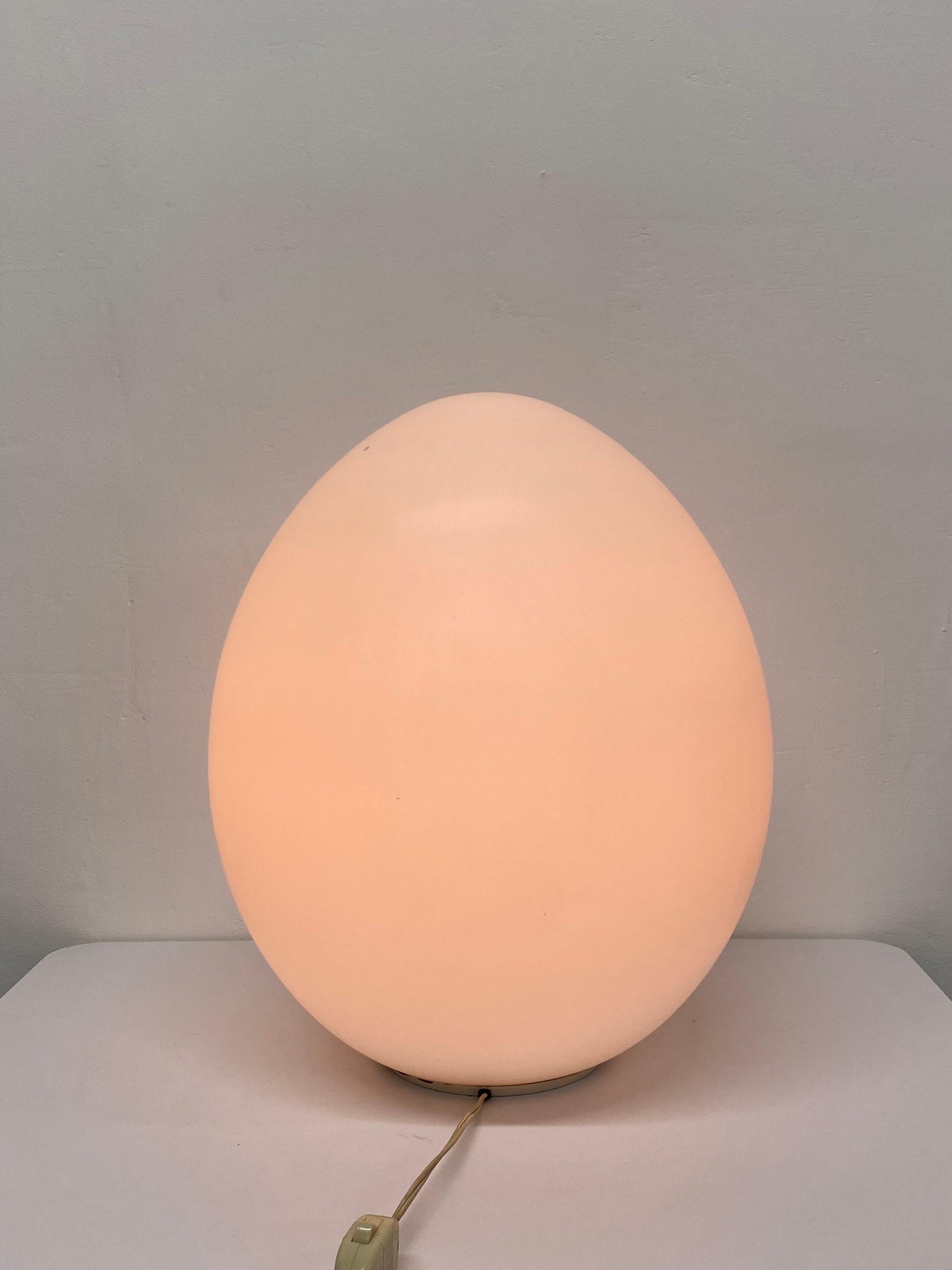 Laurel Lamp Company Large Frosted Glass Egg Lamp In Good Condition In Miami, FL