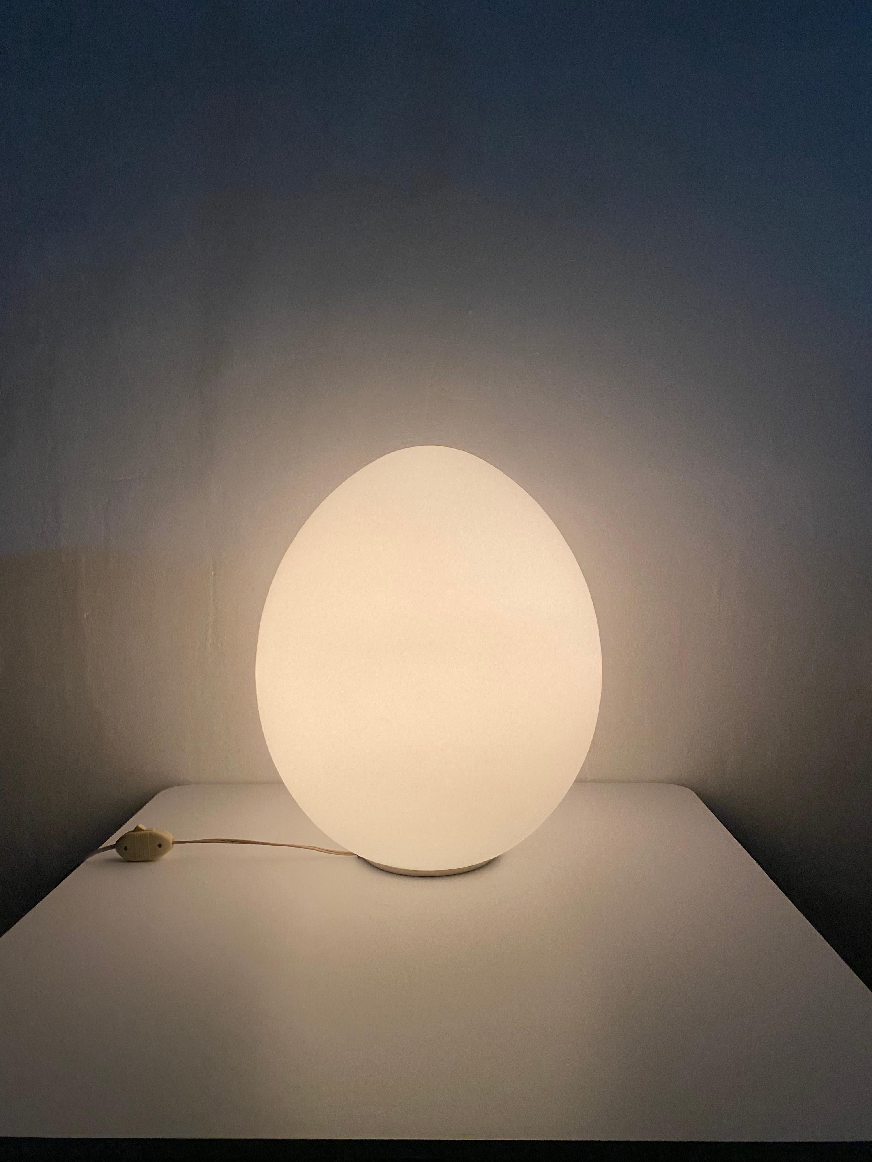Laurel Lamp Company Large Frosted Glass Egg Lamp 1