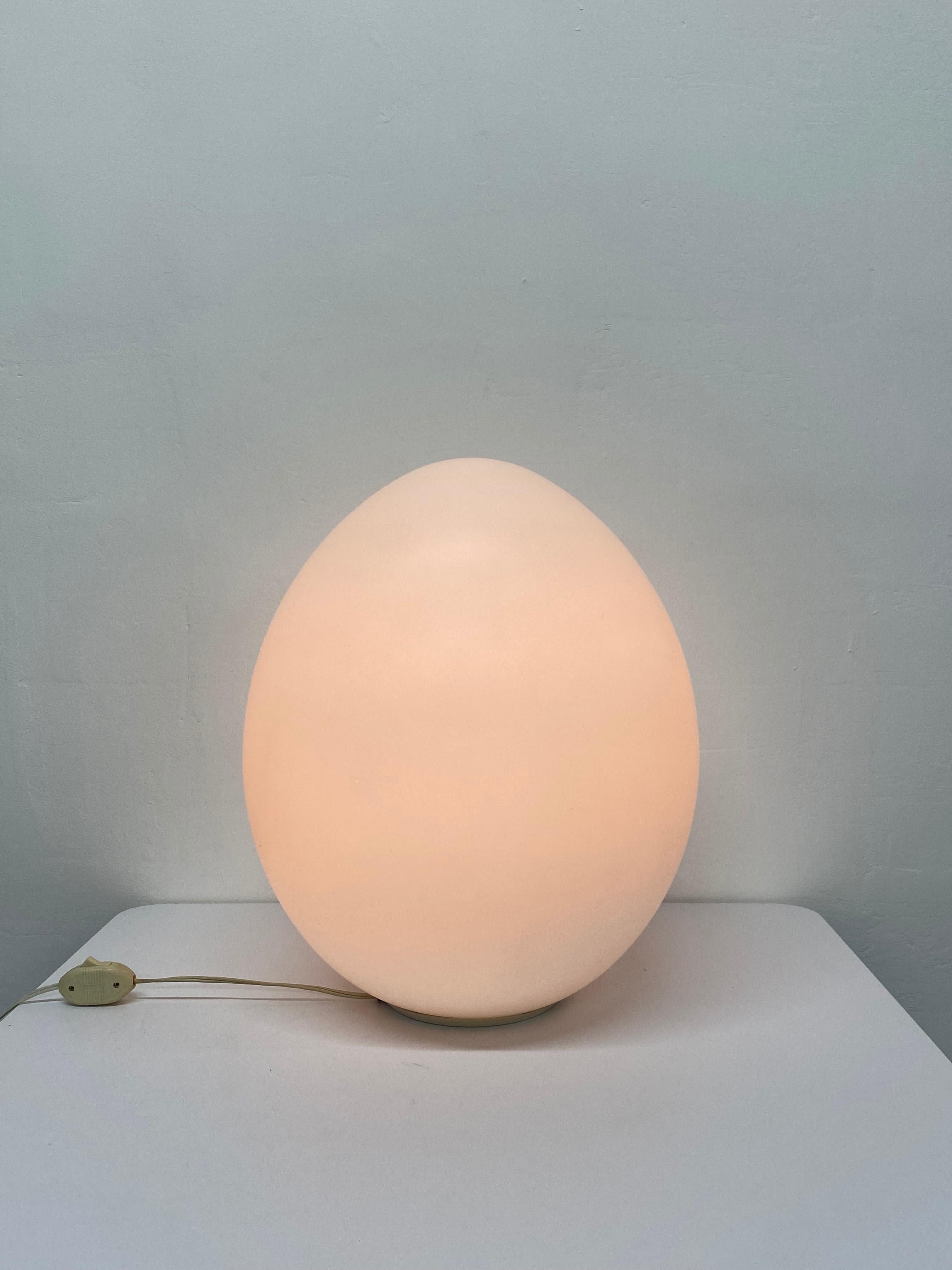 Laurel Lamp Company Large Frosted Glass Egg Lamp 2