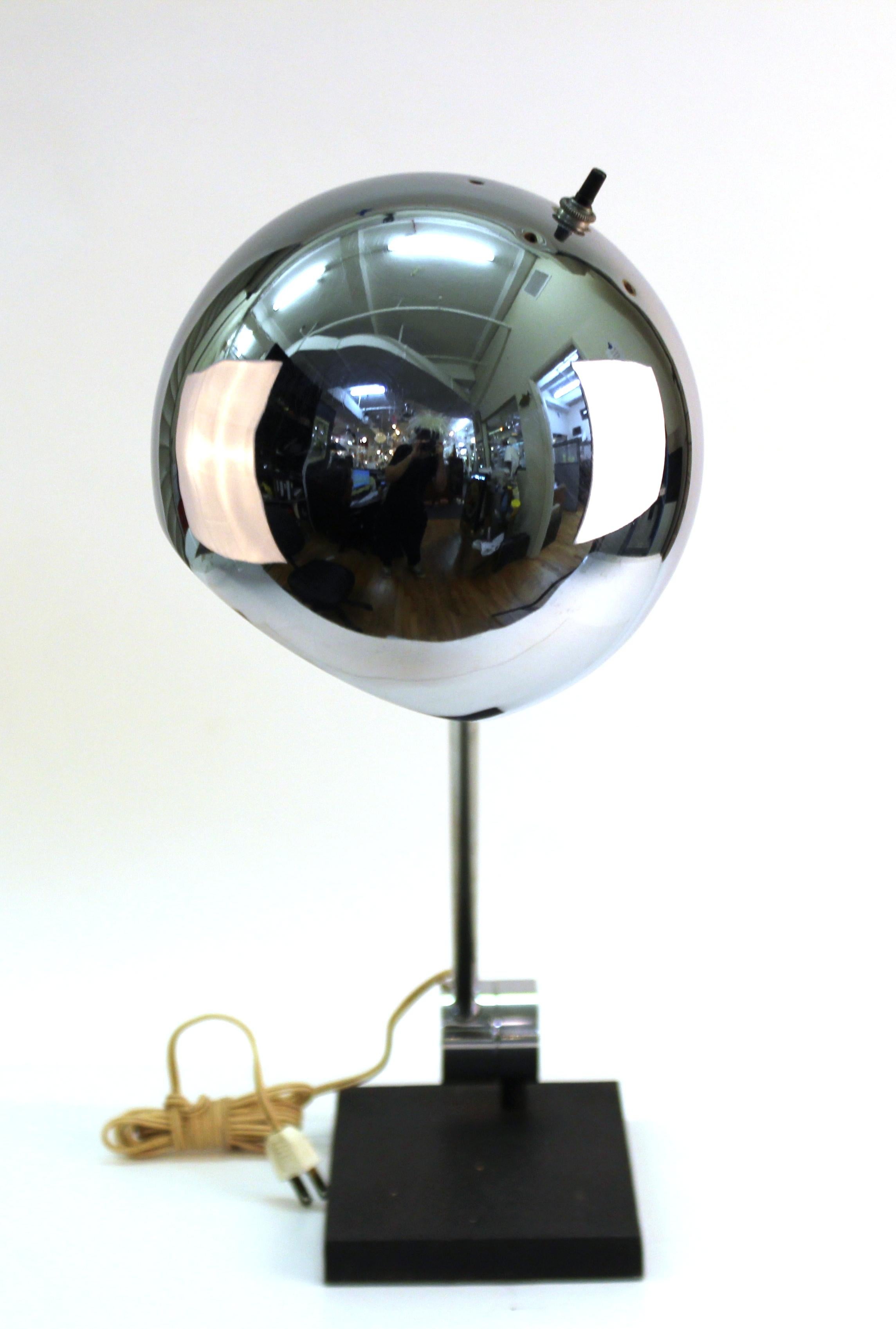 American Laurel Lamp Company Modern Chrome Ball Table Lamp