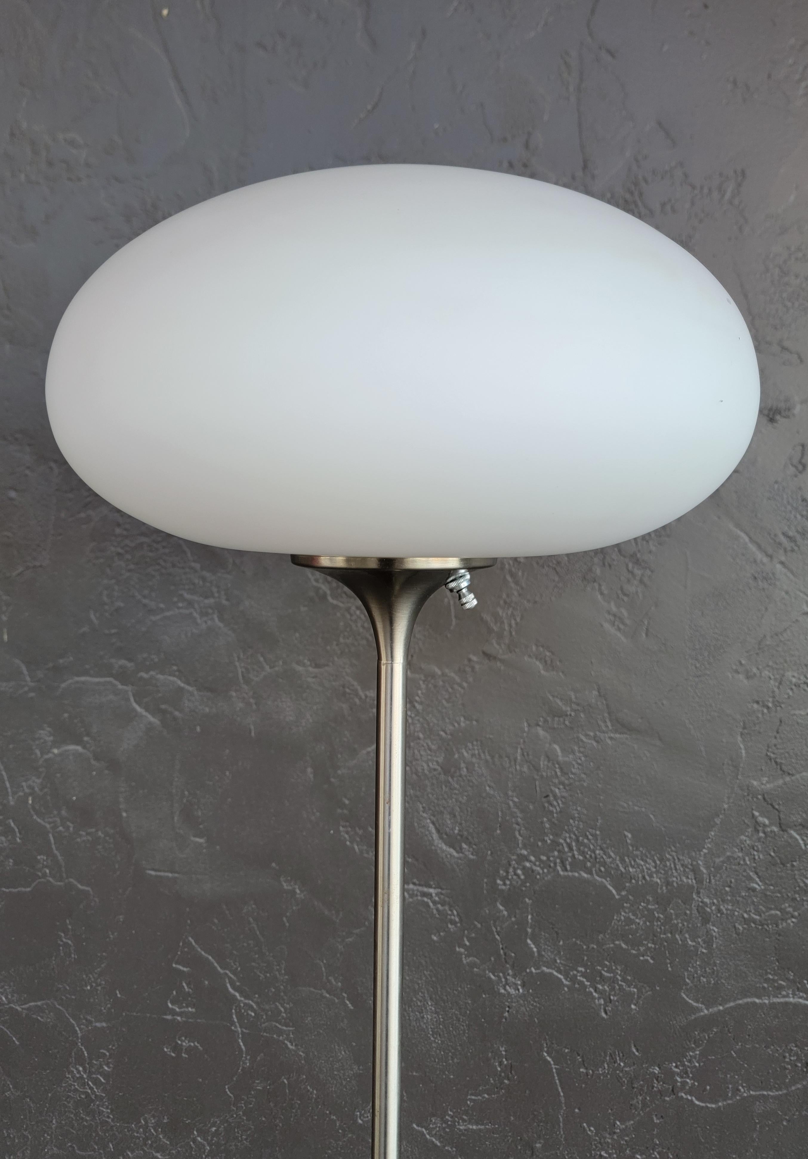Mid-Century Modern Lampadaire champignon Laurel Lamp Company en vente