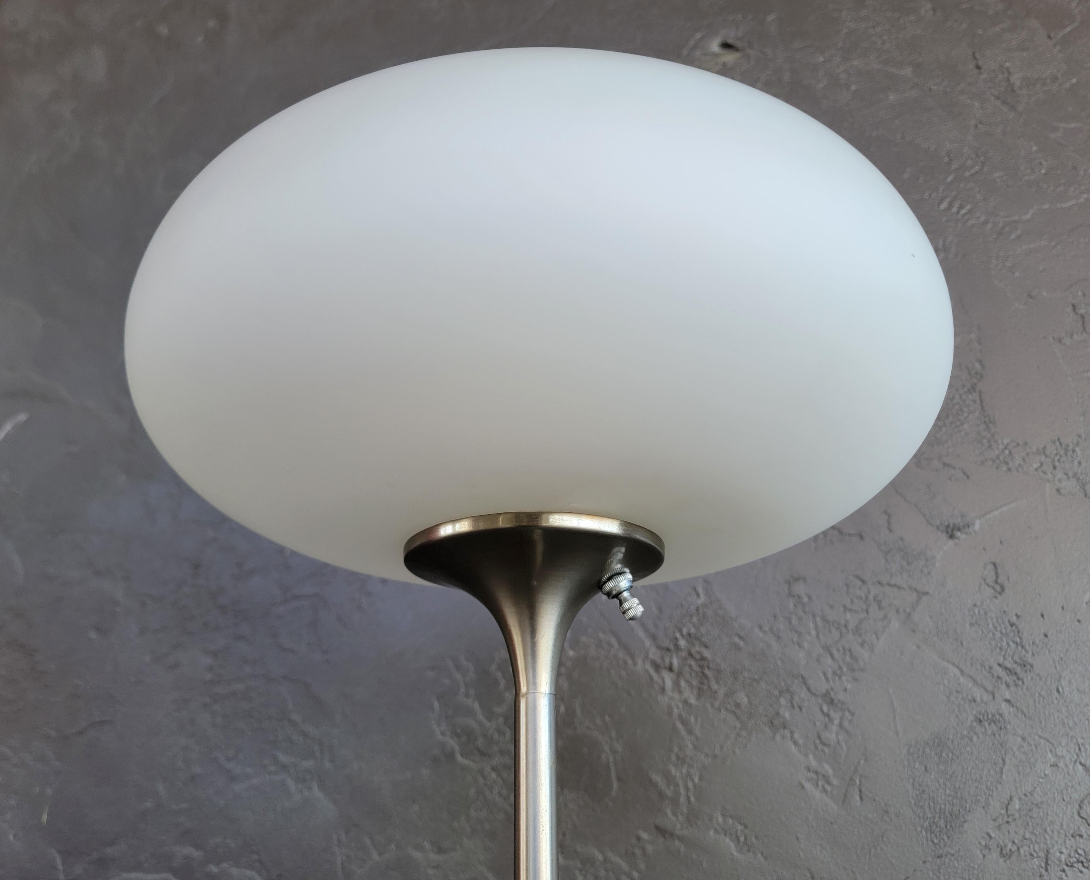 Américain Lampadaire champignon Laurel Lamp Company en vente