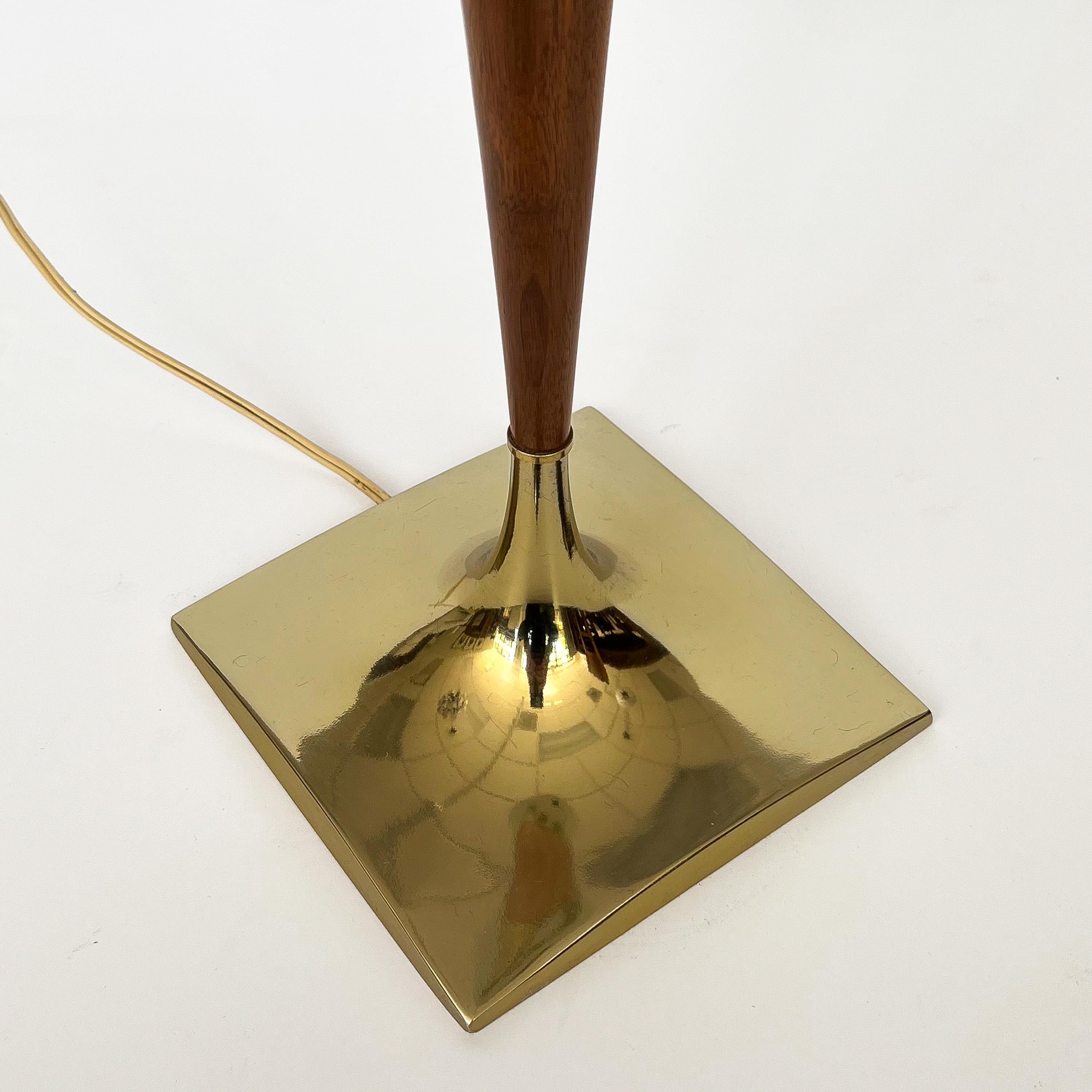 Laurel Lamp Company Wishbone Brass and Walnut Table Lamp 4