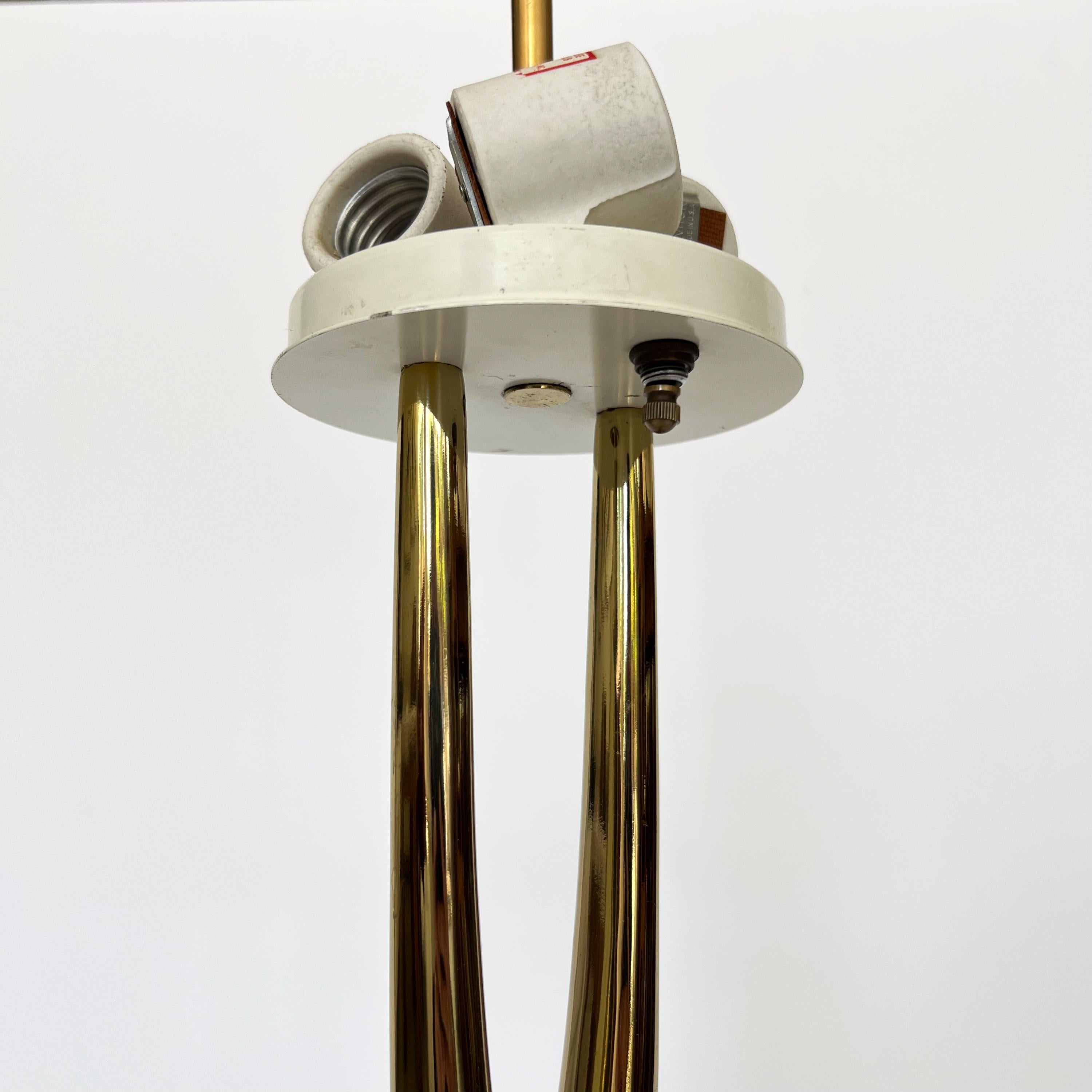 Laurel Lamp Company Wishbone Brass and Walnut Table Lamp 2