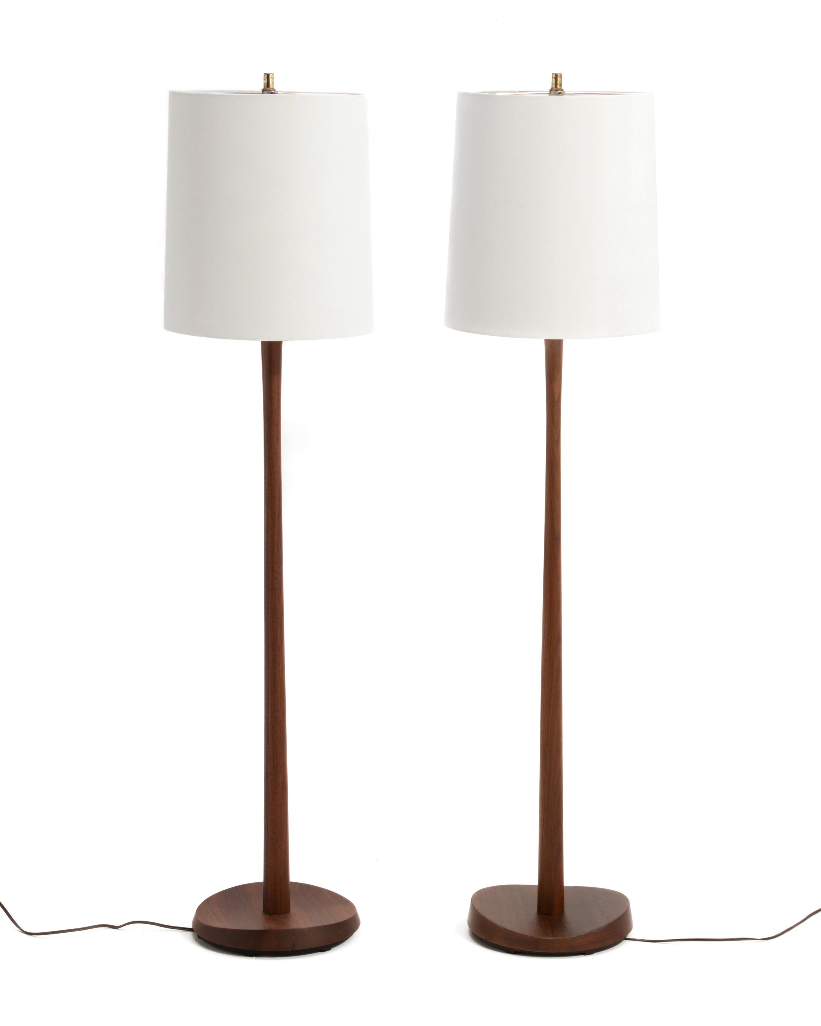 Mid-Century Modern Paire de lampadaires en teck du milieu du siècle Laurel Lamp Company en vente