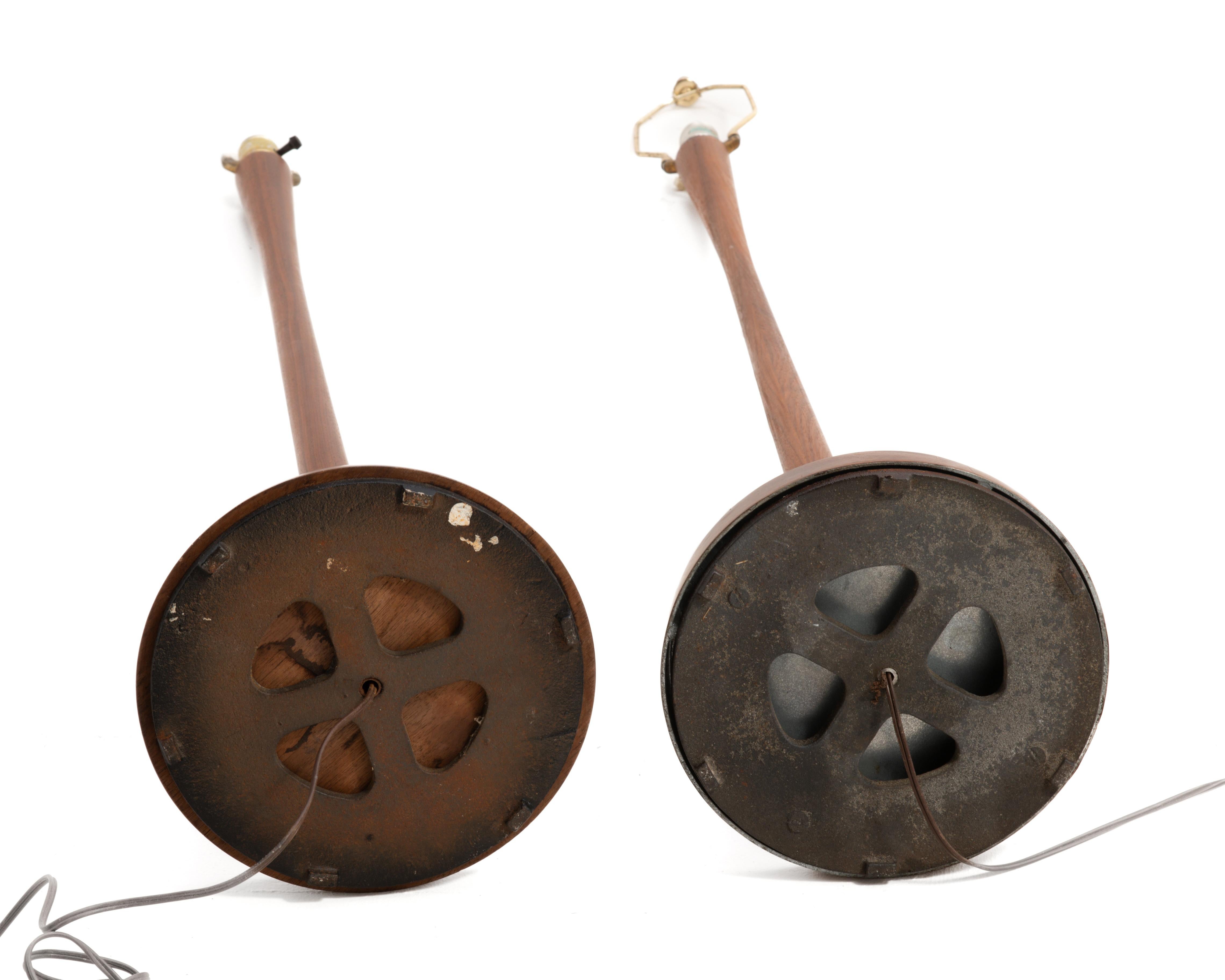 Paire de lampadaires en teck du milieu du siècle Laurel Lamp Company en vente 1