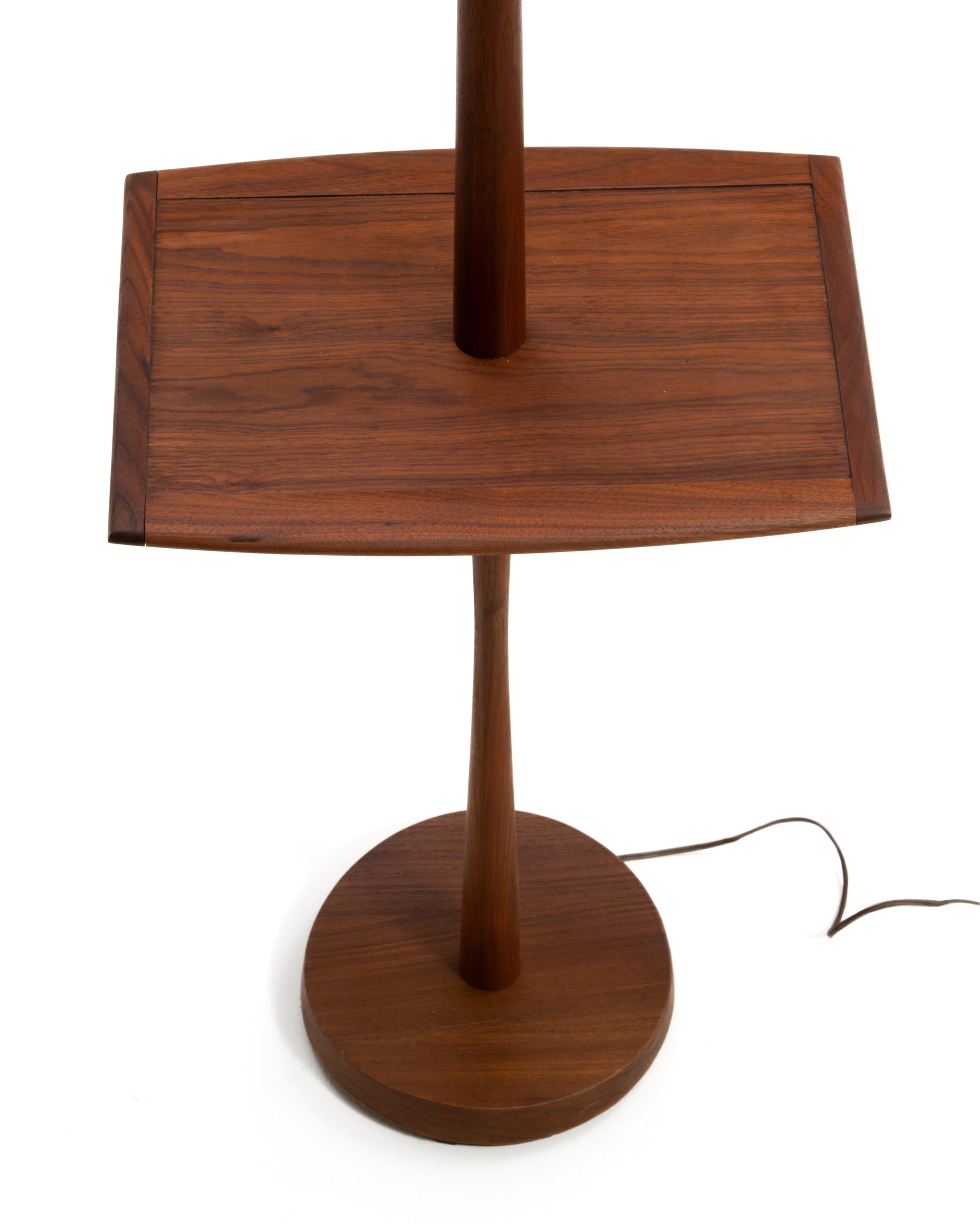Laurel Lamp Mfg Co Mid Century Teak Table Shelf Floor Lamp Unmarked For Sale 4