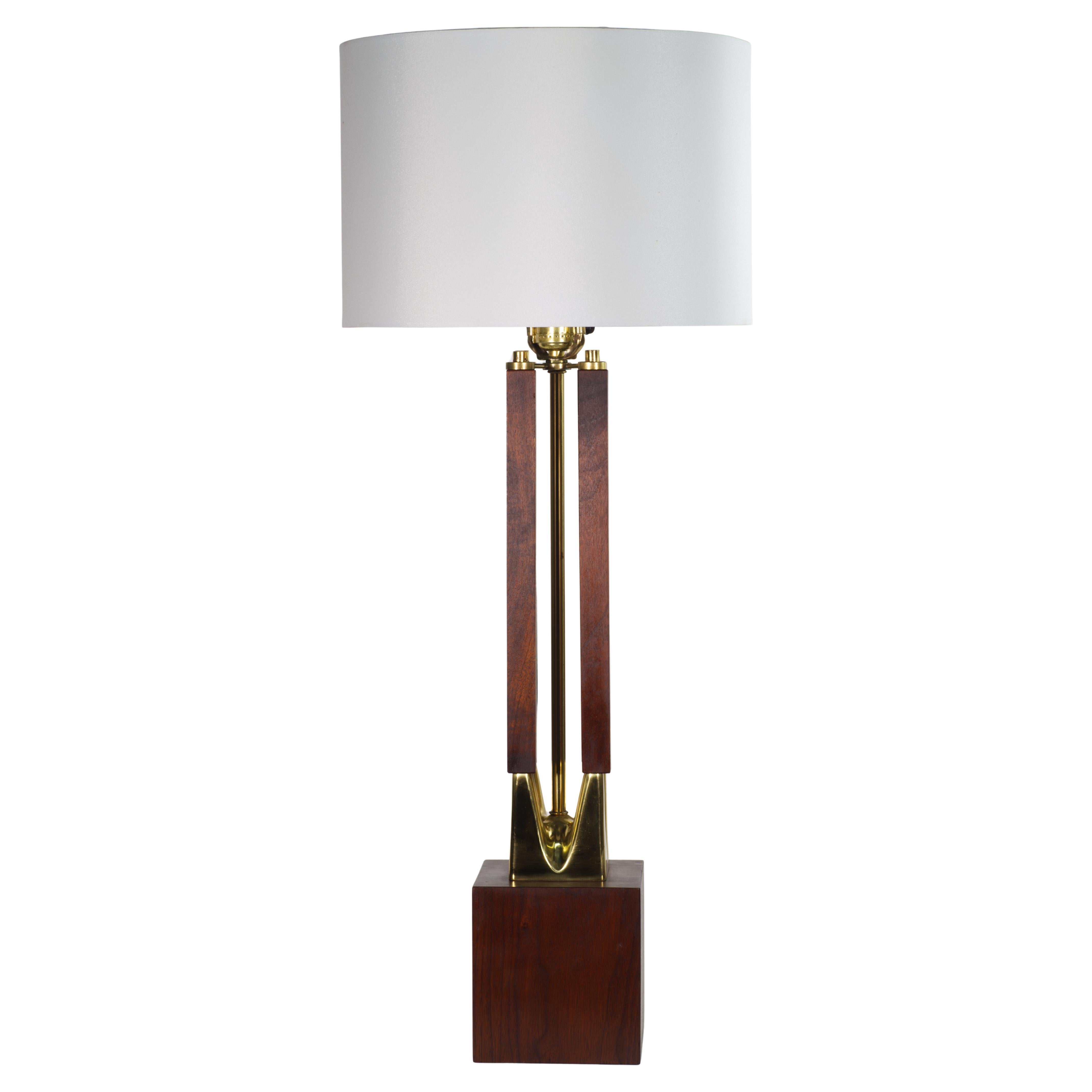 Laurel Mid Century Modern Brass and Walnut Table Lamp 1960s