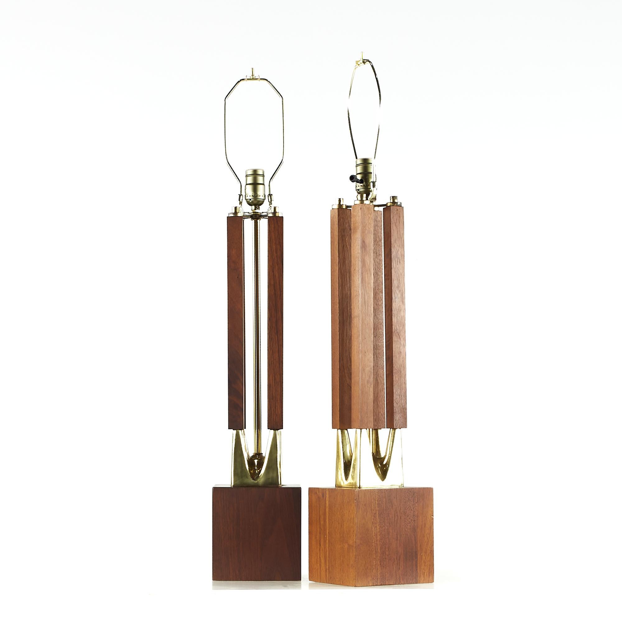 Mid-Century Modern Laurel Midcentury Brass and Walnut Table Lamps, Pair For Sale