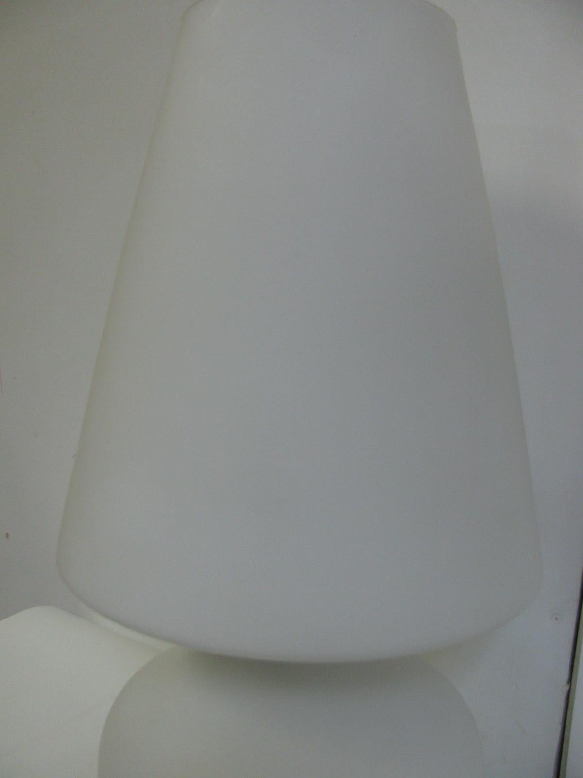 Laurel Mid-Century Modern Murano Mushroom One Piece Lamp & Shade In Good Condition For Sale In Port Jervis, NY