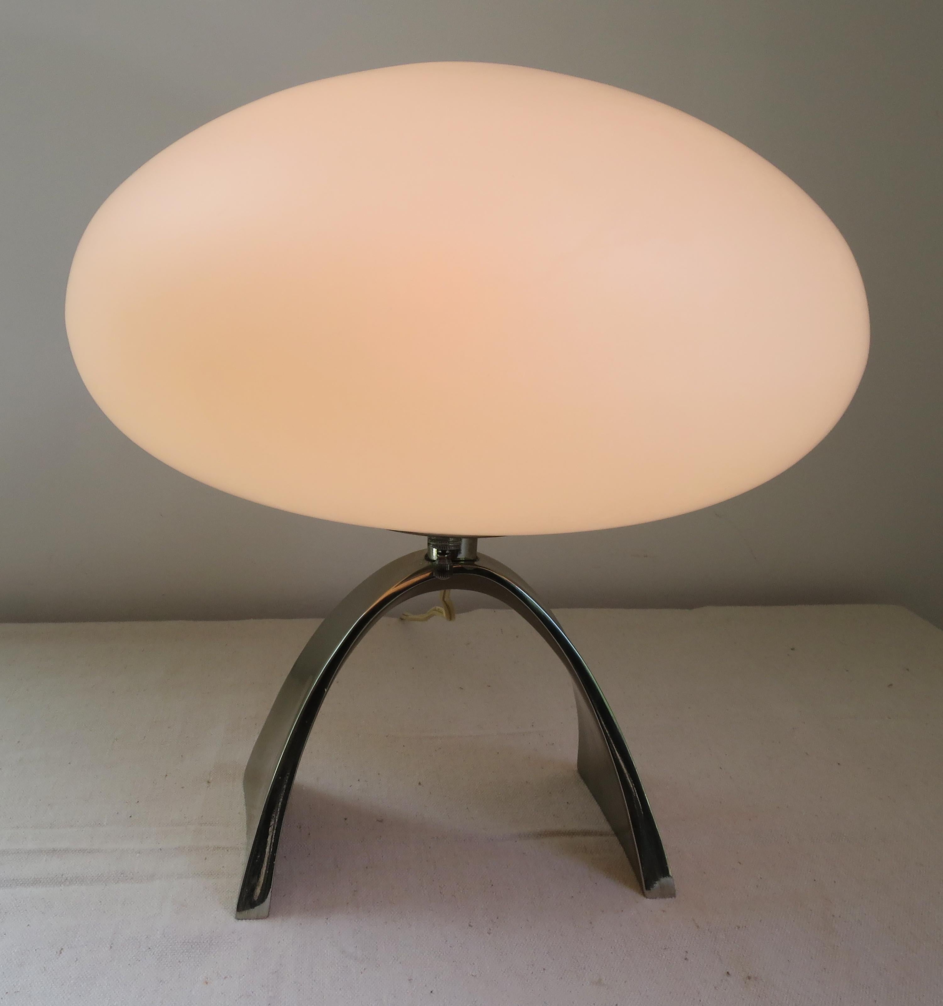 Laurel Mushroom Lampe Bogen Basis (amerikanisch)