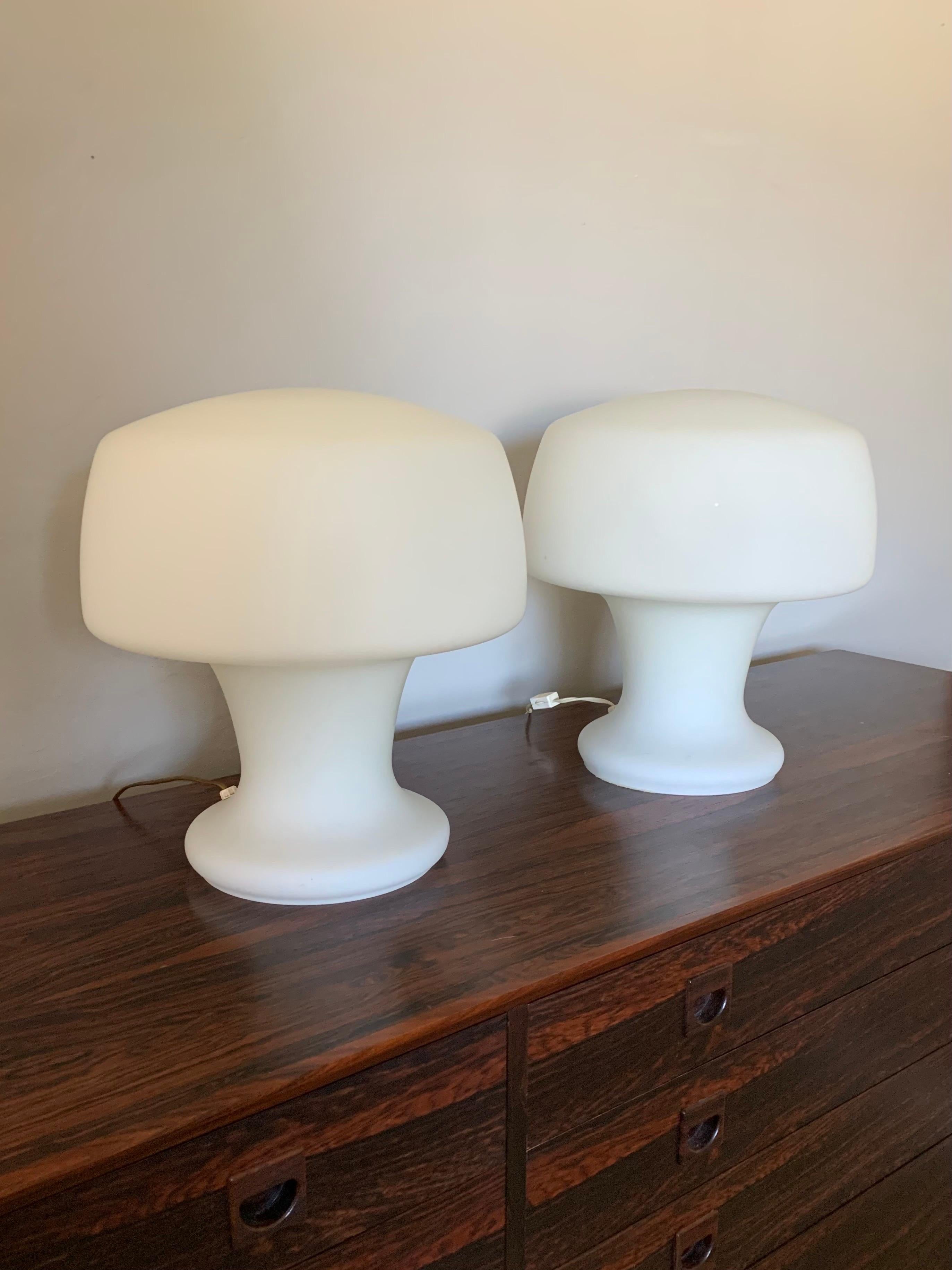 Laurel Mushroom Studio Table Lamps, a Pair For Sale 1