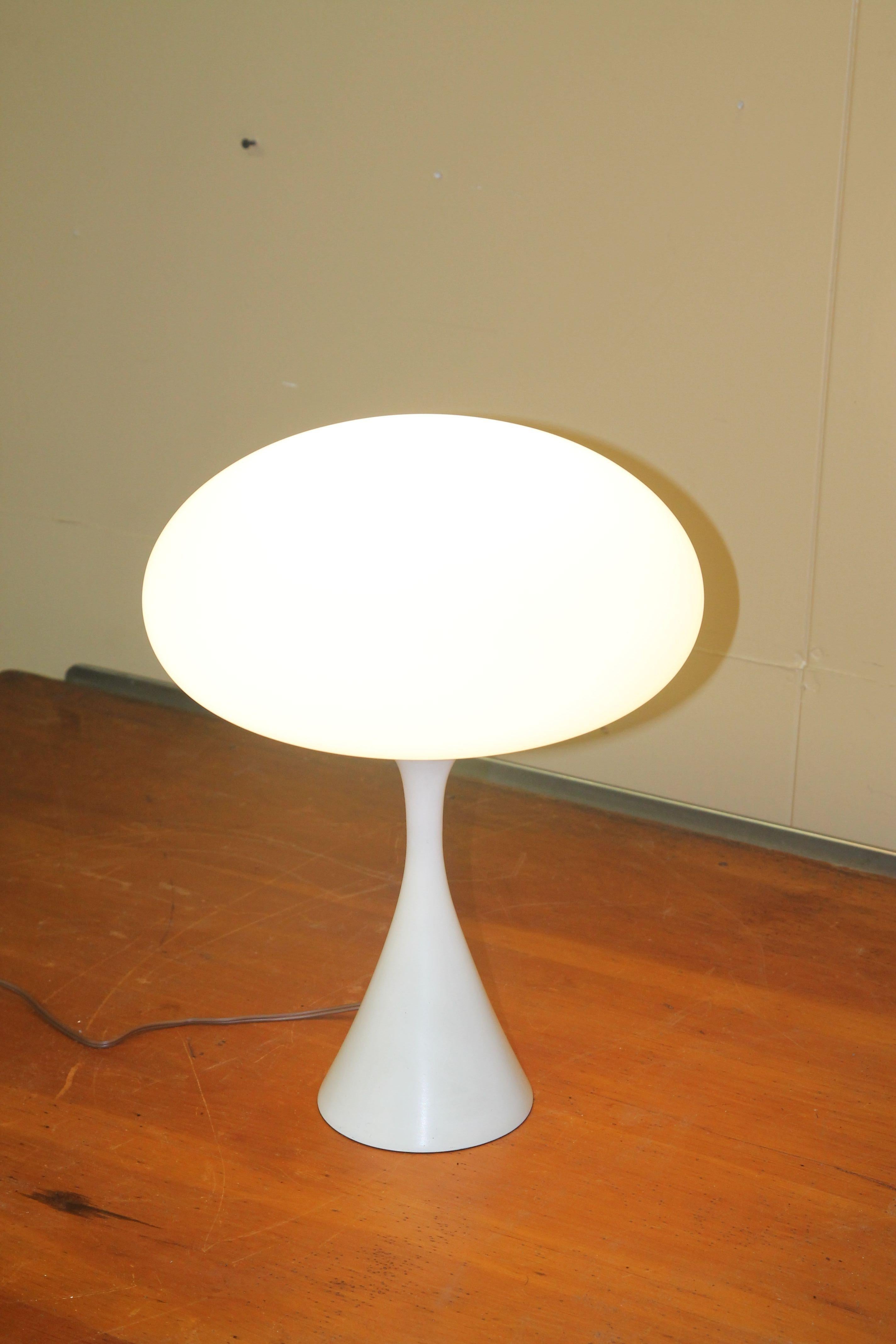 Lampe de table champignon Laurel Bon état - En vente à Asbury Park, NJ