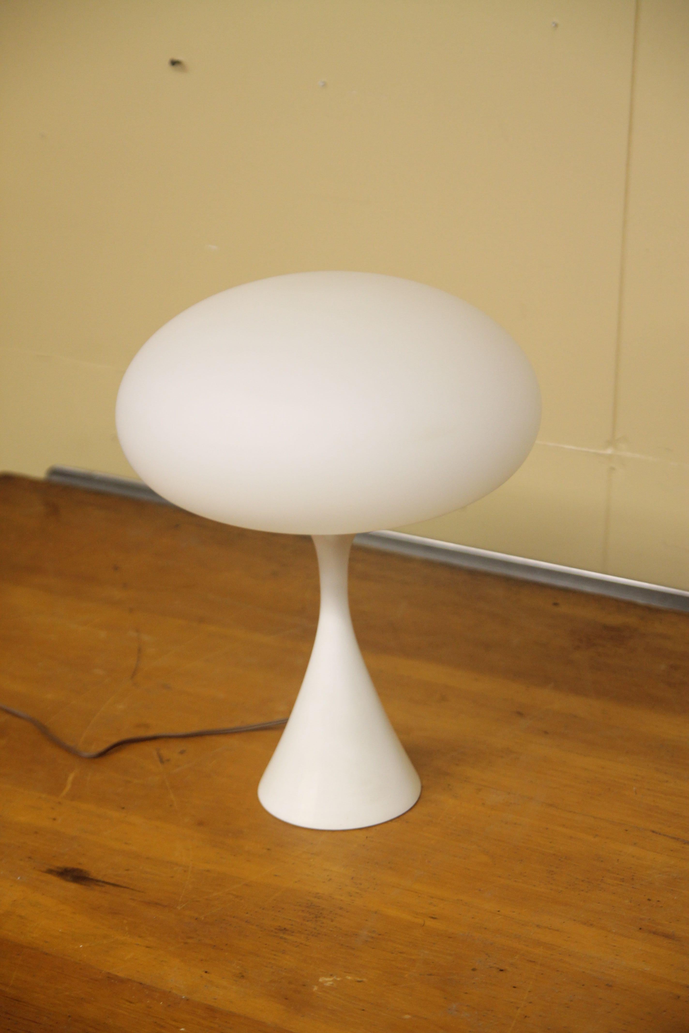 Laurel Mushroom Table Lamp In Good Condition For Sale In Asbury Park, NJ