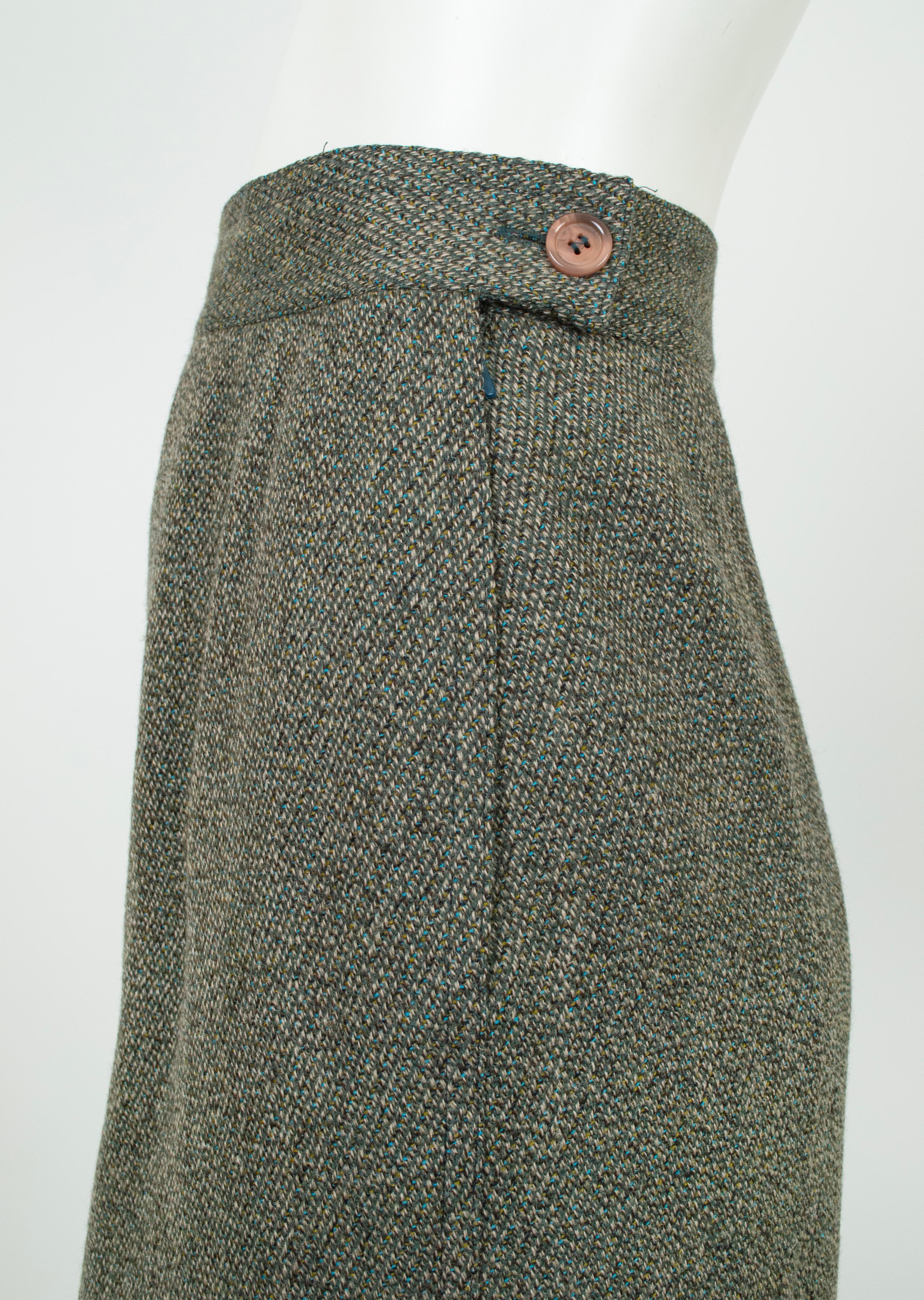 Jupe midi droite en tweed olive avec fente boutonnée sur le devant - S-M, années 1980 en vente 1