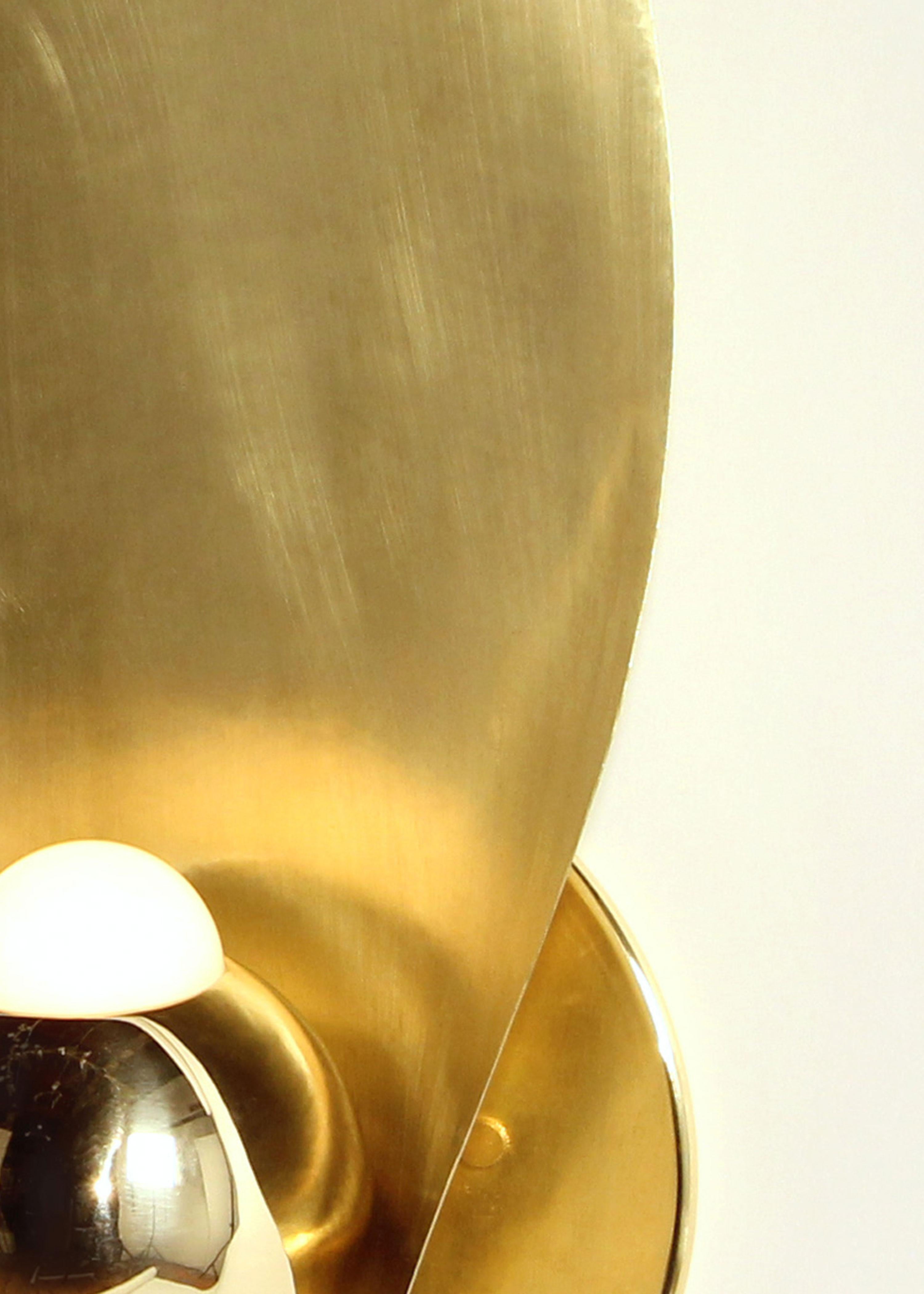 Polished Laurel One-Leaf Sconce, Brass Finish, Modern Sculptural Organic Lighting