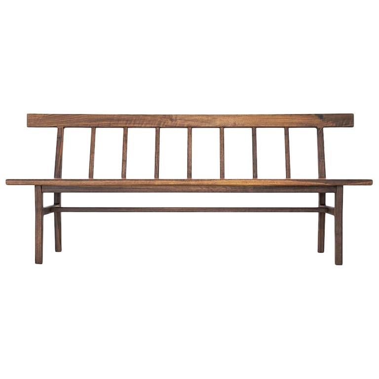 Banc moderne en noyer de style Windsor de Laurel