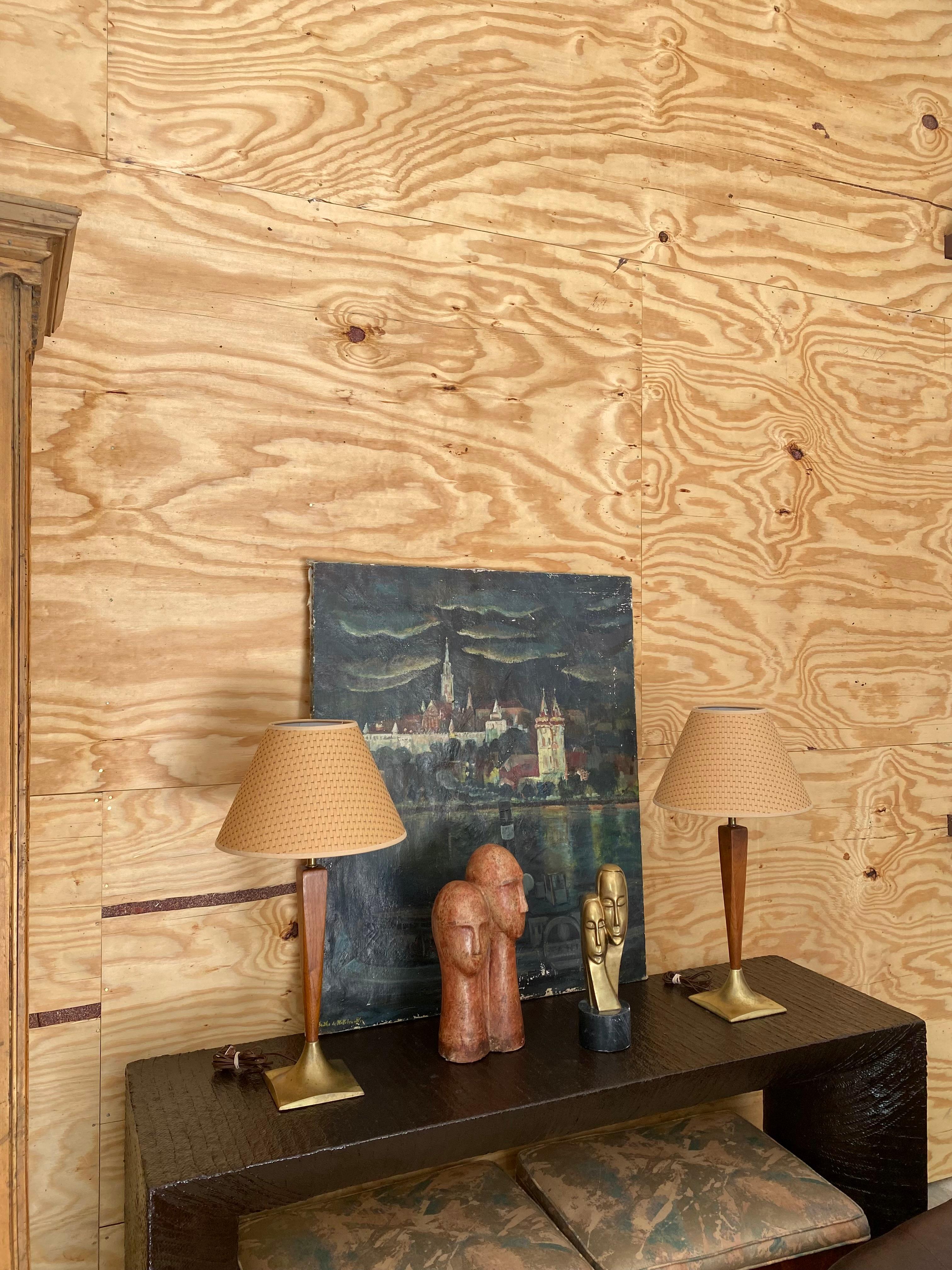 Laurel-Style Walnut + Brass Midcentury Modern Lamps, A Pair For Sale 12